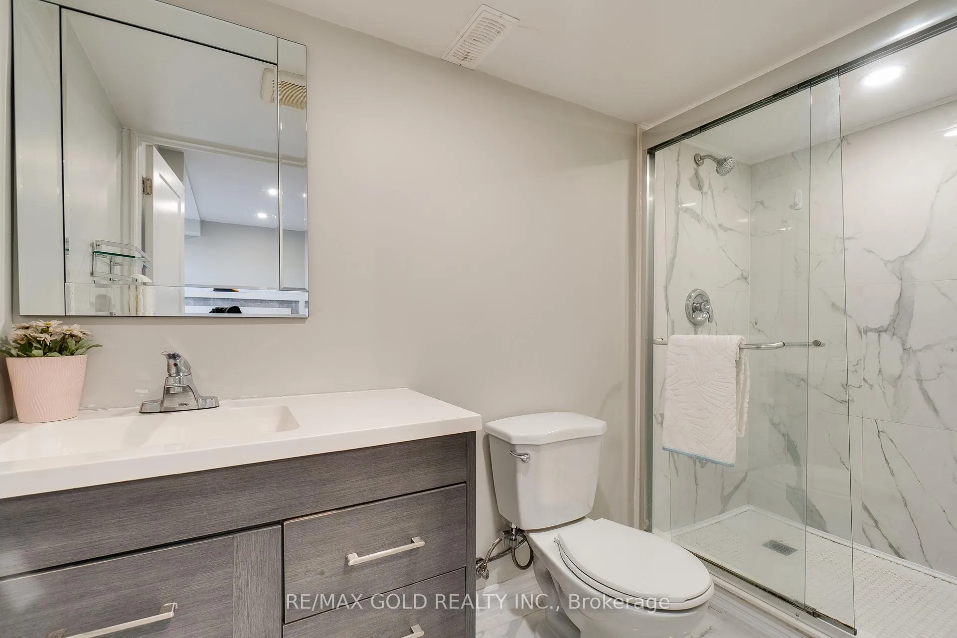 Photo 41 of 128 Pagebrook Crescent, Hamilton, Stoney Creek Mountain — HOMEH