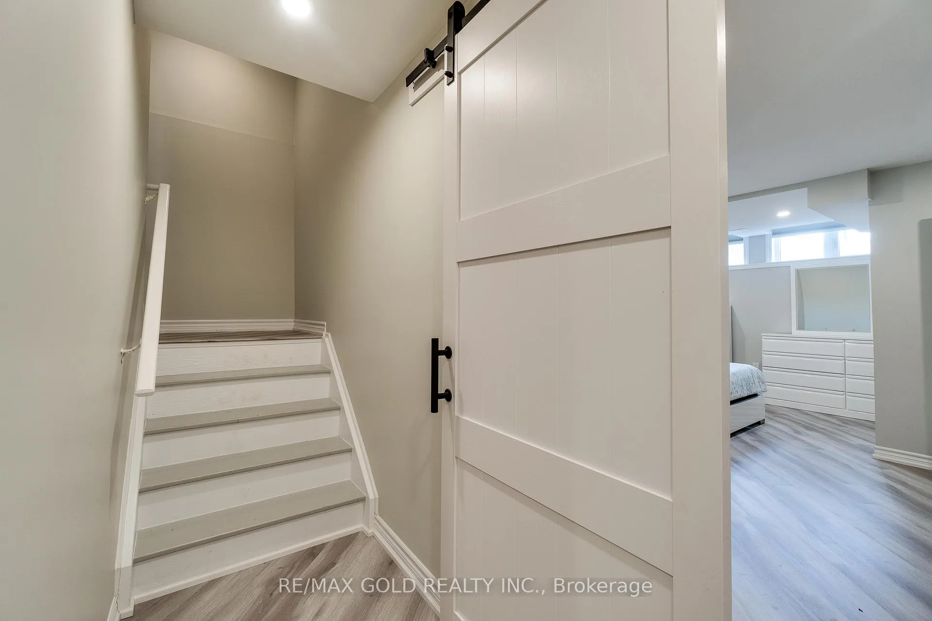 Photo 44 of 128 Pagebrook Crescent, Hamilton, Stoney Creek Mountain — HOMEH