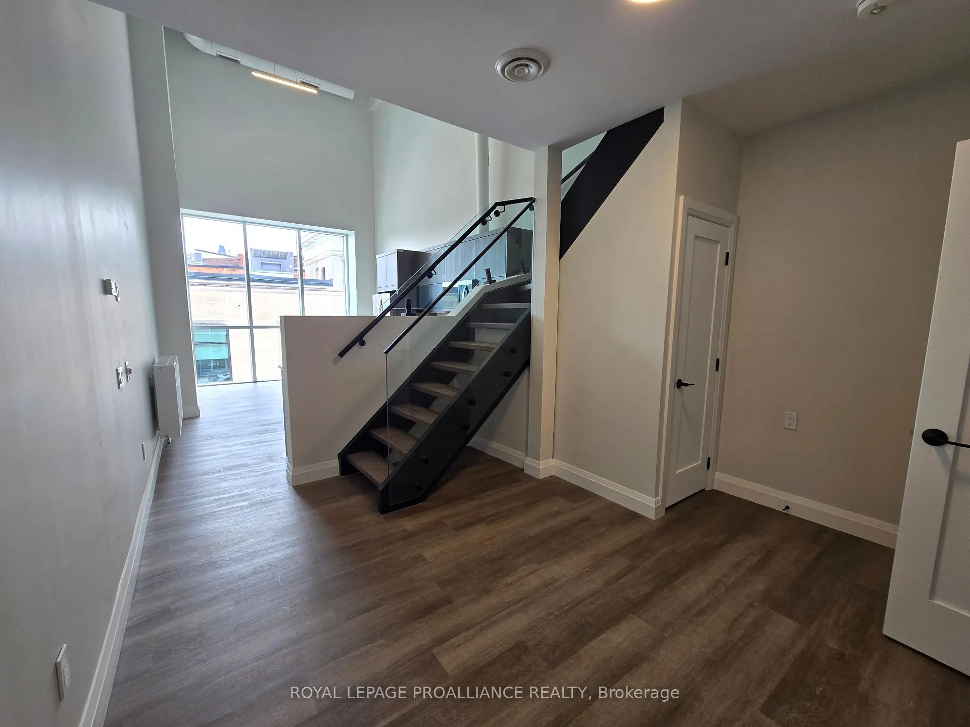 Photo 4 of Unit 203, 241 Front Street, Belleville, Belleville Ward — HOMEH