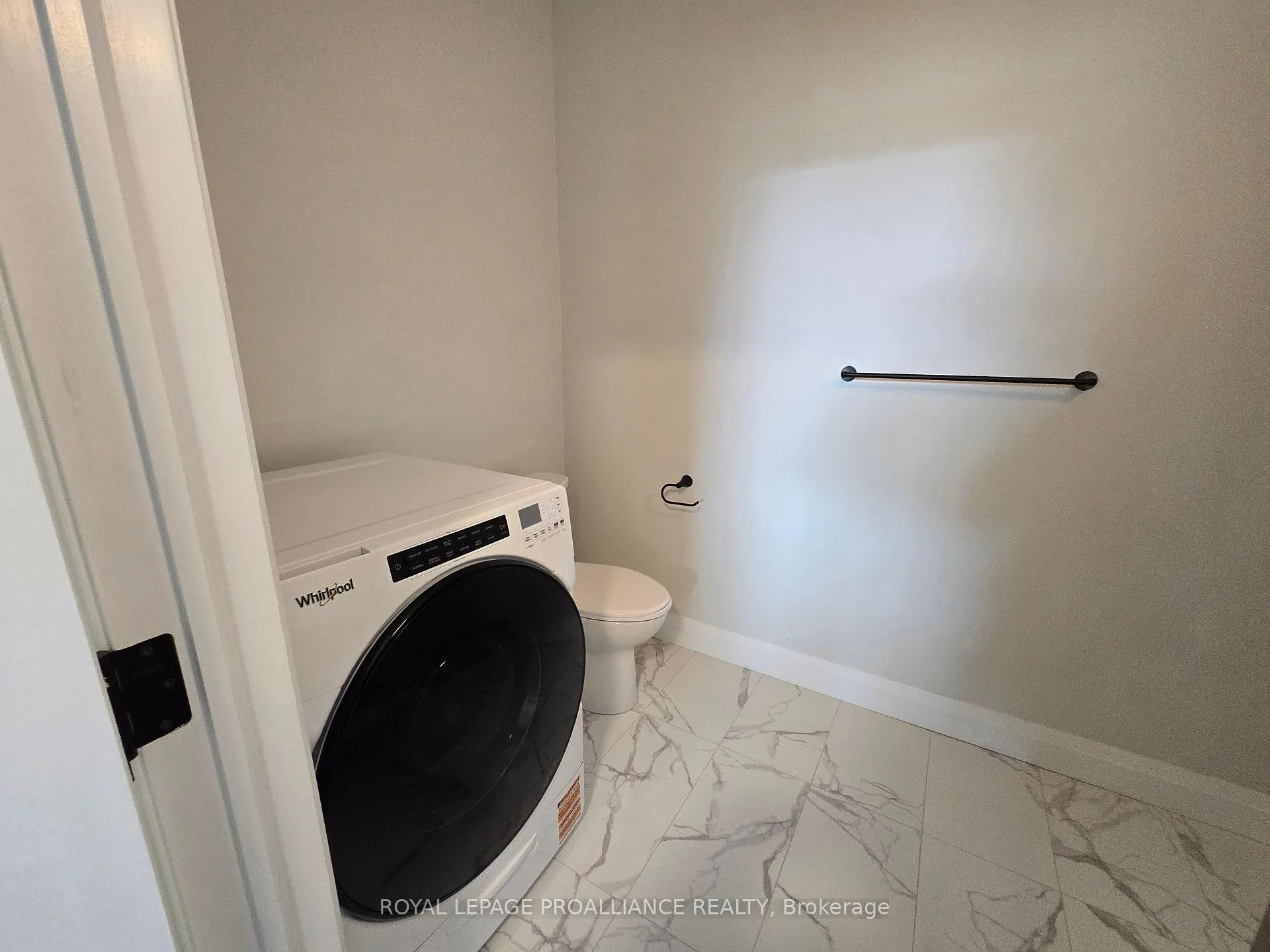Photo 6 of Unit 203, 241 Front Street, Belleville, Belleville Ward — HOMEH