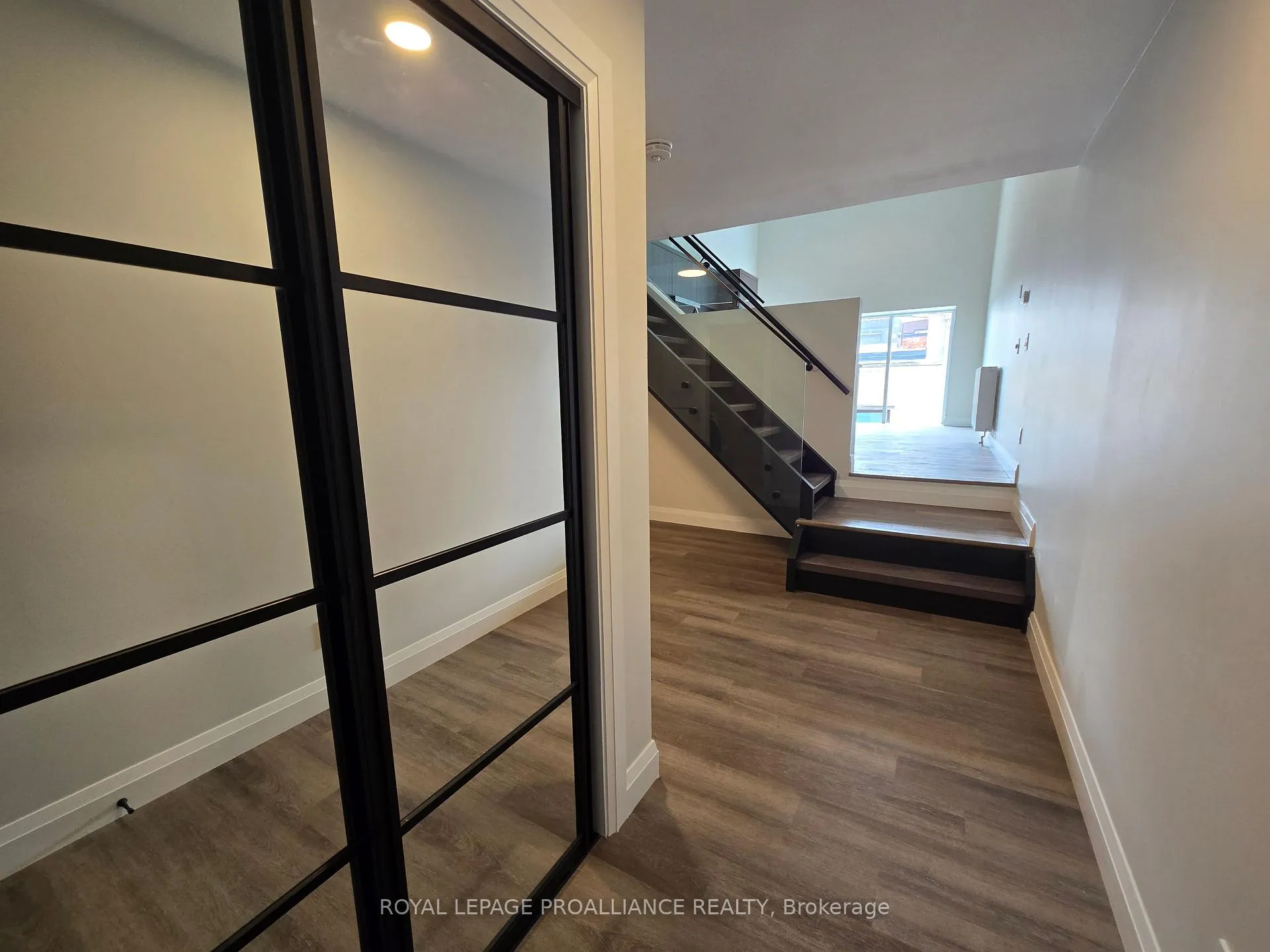 Photo 4 of Unit 204, 241 Front Street, Belleville, Belleville Ward — HOMEH