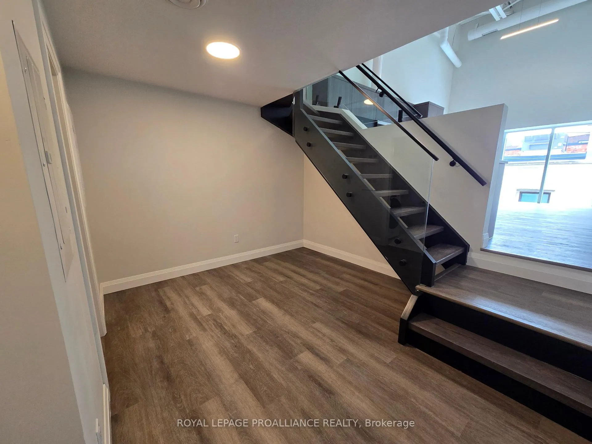 Photo 5 of Unit 204, 241 Front Street, Belleville, Belleville Ward — HOMEH