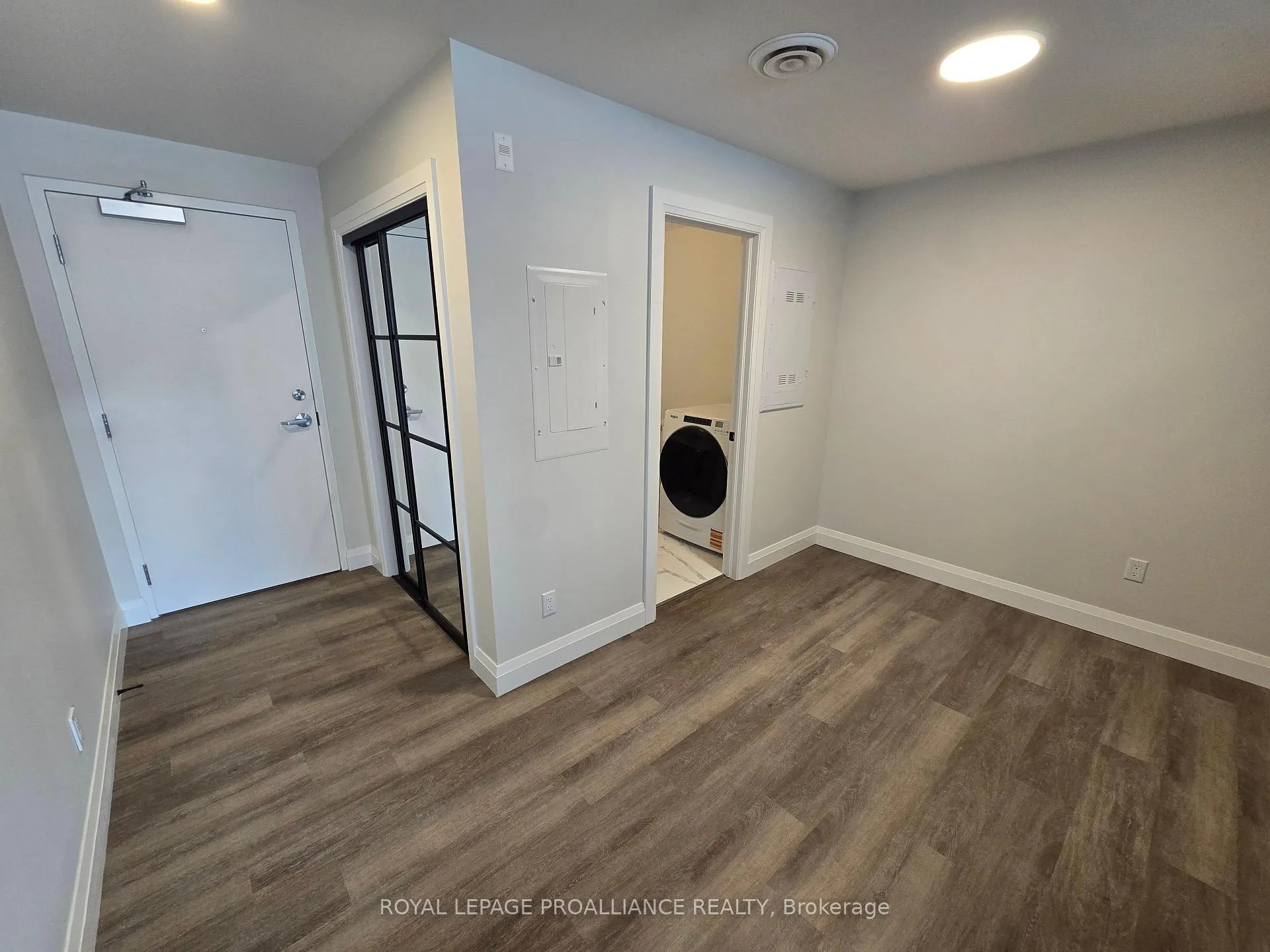 Photo 6 of Unit 204, 241 Front Street, Belleville, Belleville Ward — HOMEH