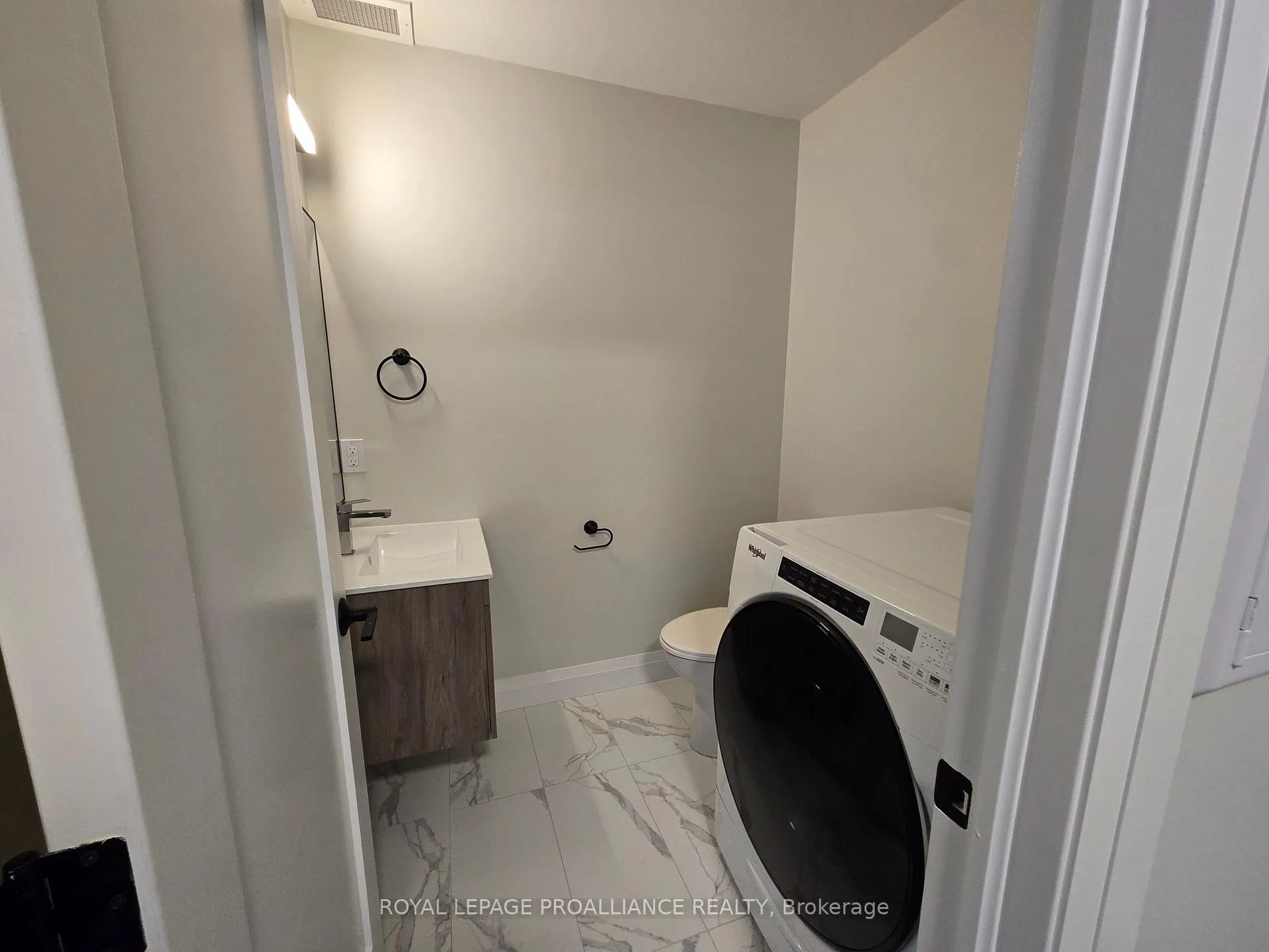 Photo 7 of Unit 204, 241 Front Street, Belleville, Belleville Ward — HOMEH