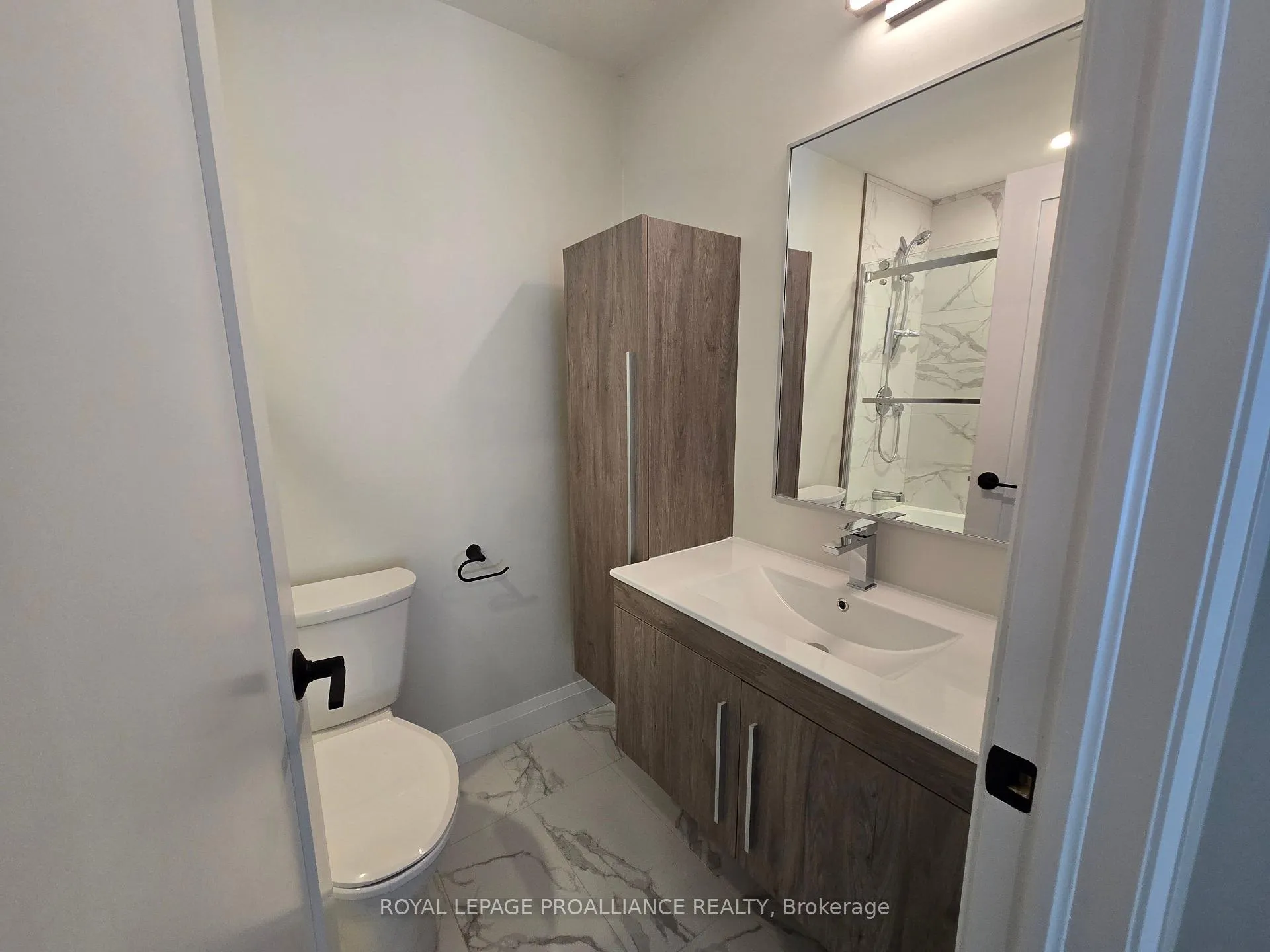 Photo 16 of Unit 204, 241 Front Street, Belleville, Belleville Ward — HOMEH