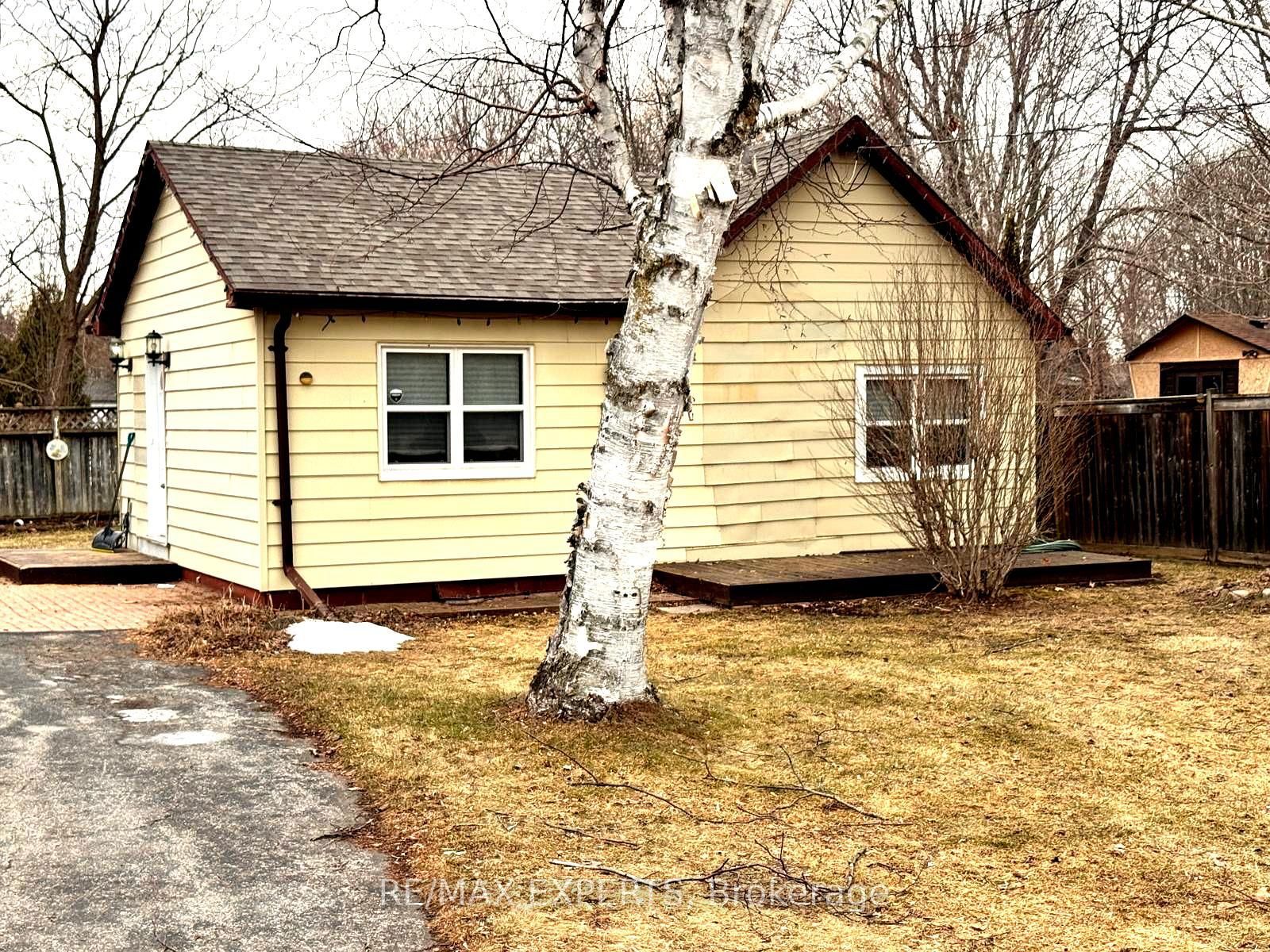 Photo 2 of 132 Patterson Street, New Tecumseth, Beeton — HOMEH
