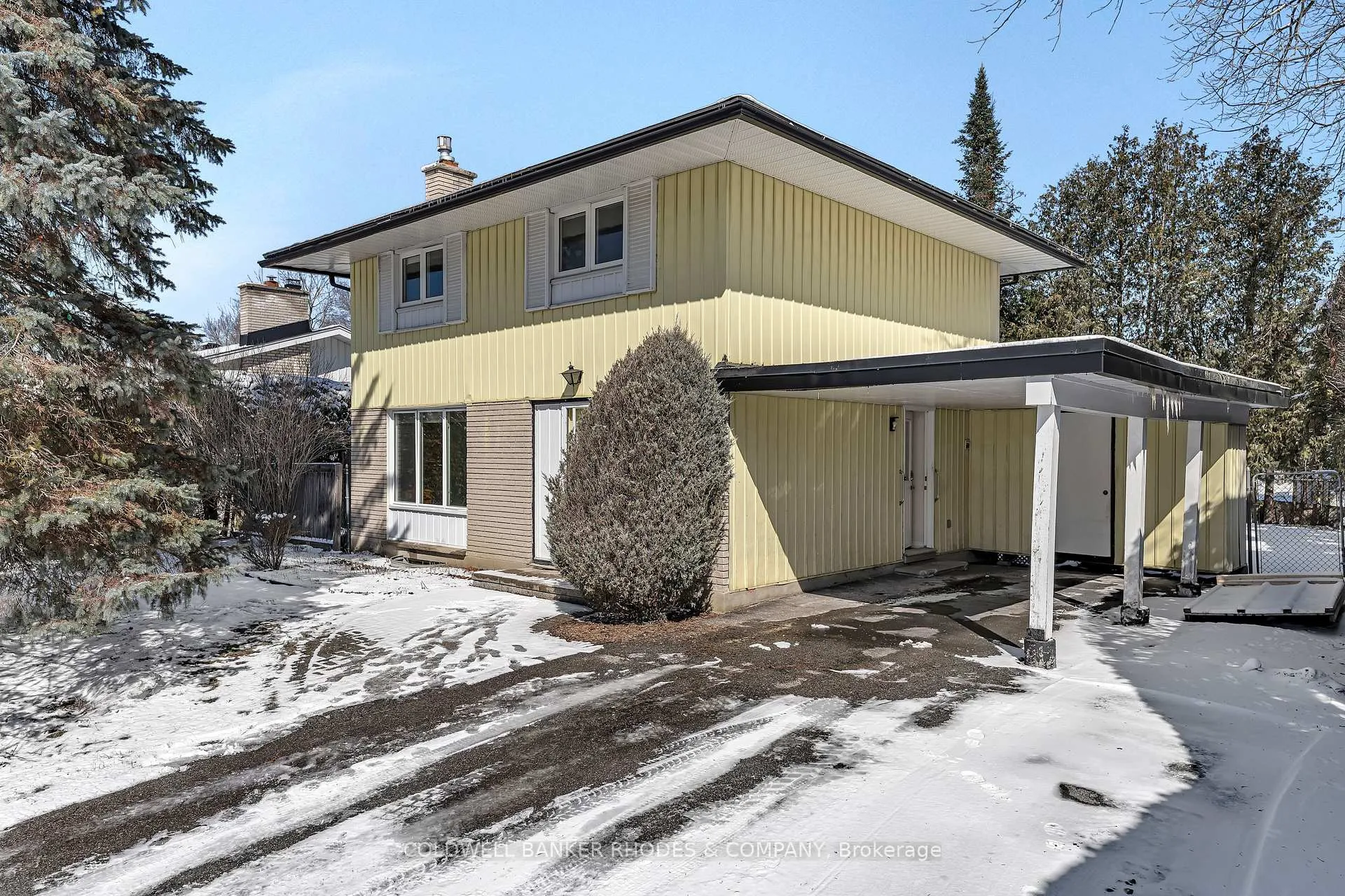 Photo 1 of 22 Dayton Crescent, Ottawa, Leslie Park — HOMEH