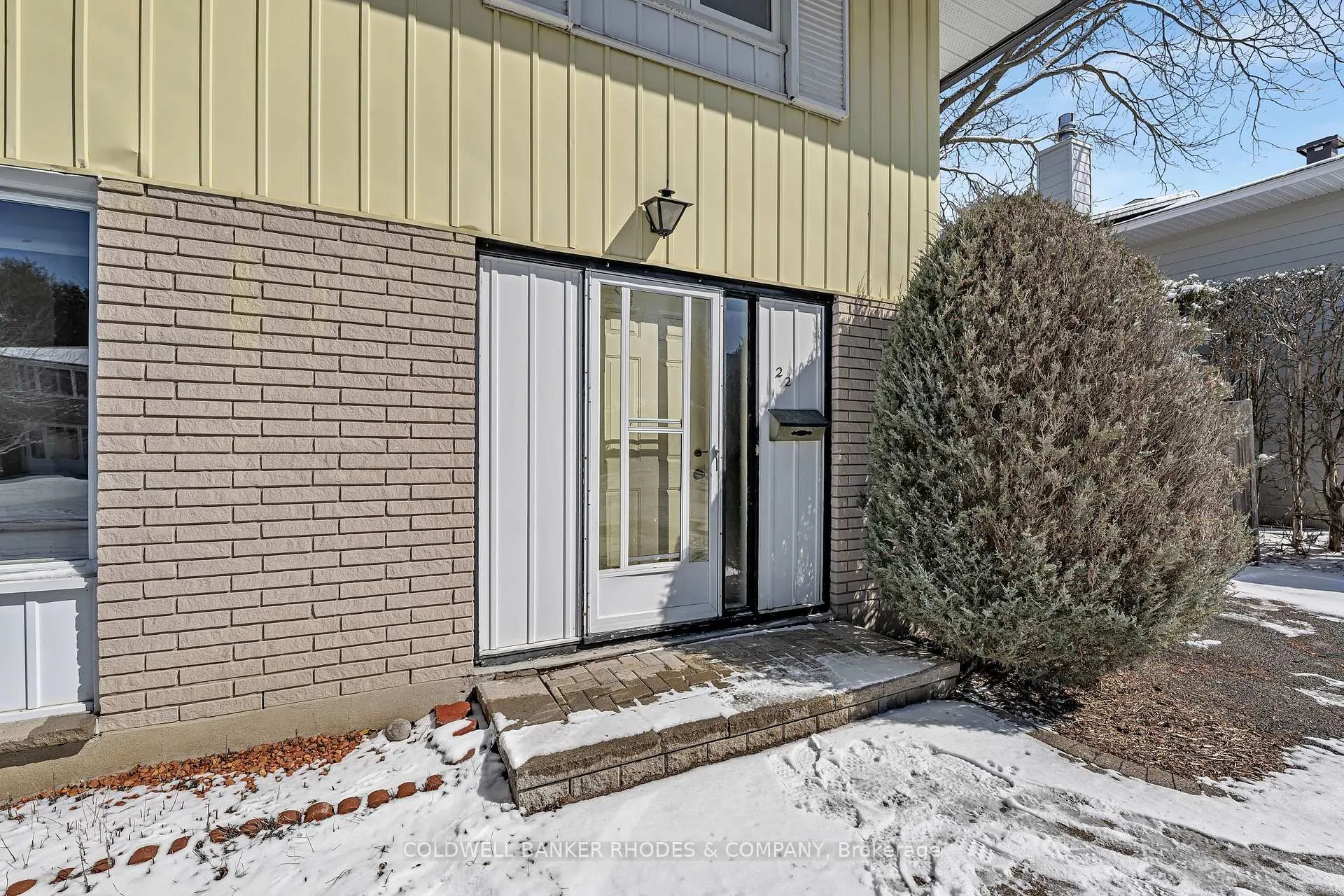 Photo 3 of 22 Dayton Crescent, Ottawa, Leslie Park — HOMEH