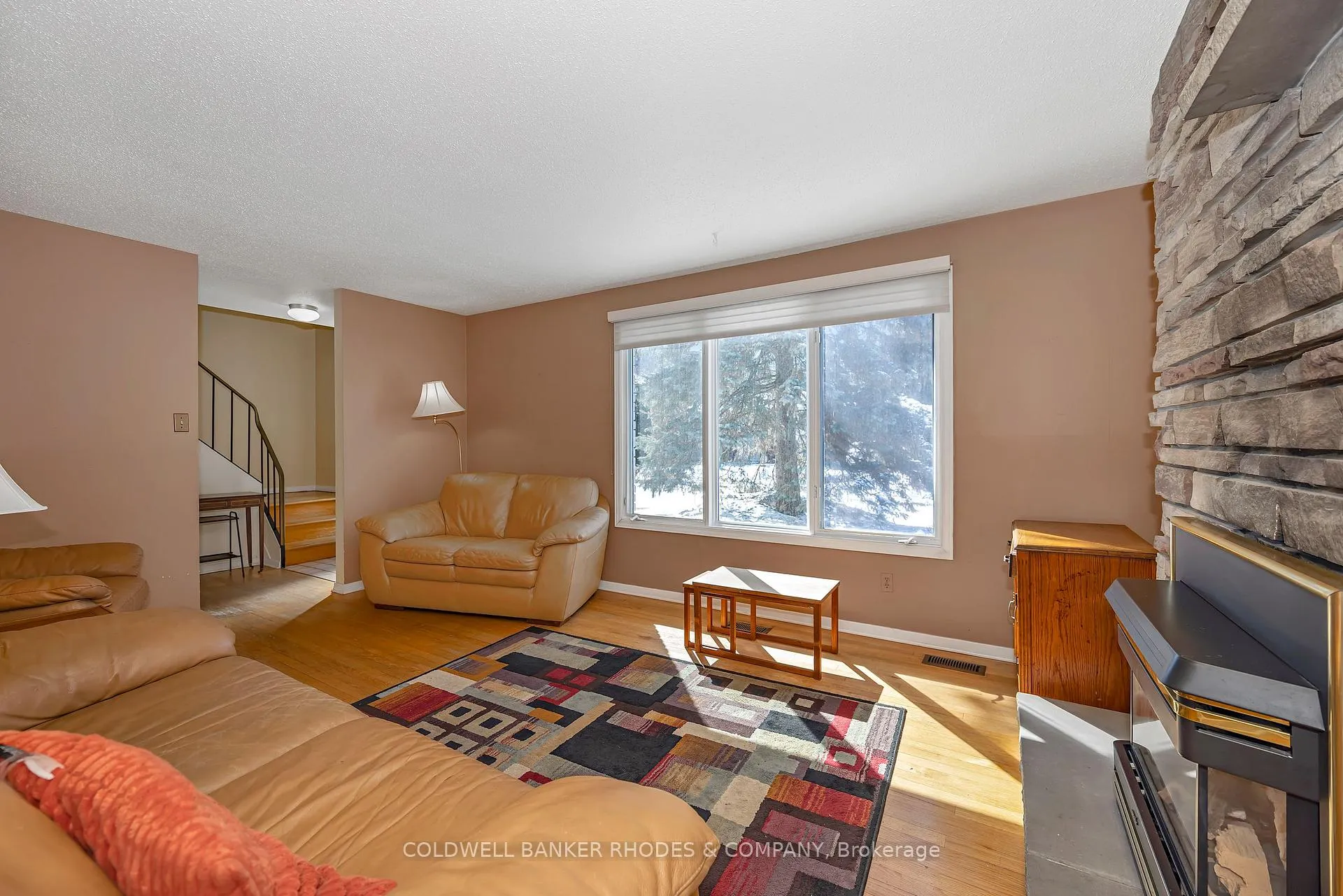Photo 6 of 22 Dayton Crescent, Ottawa, Leslie Park — HOMEH