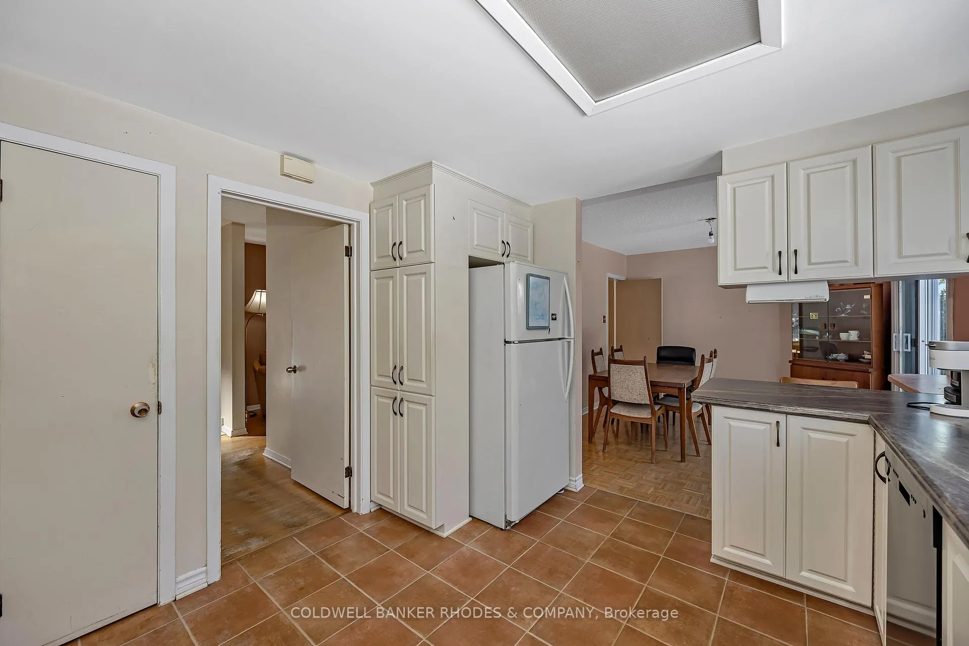 Photo 10 of 22 Dayton Crescent, Ottawa, Leslie Park — HOMEH