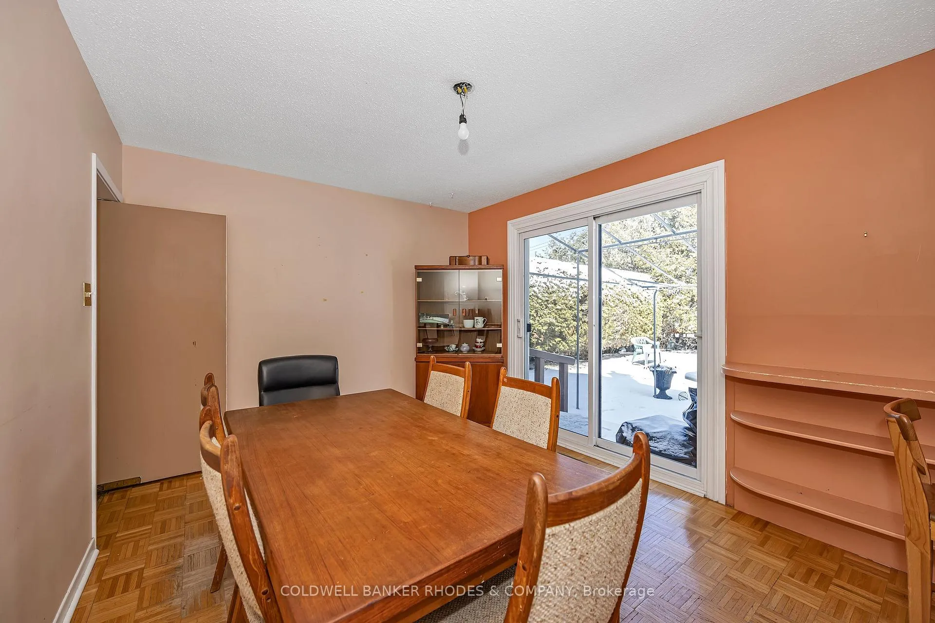 Photo 11 of 22 Dayton Crescent, Ottawa, Leslie Park — HOMEH