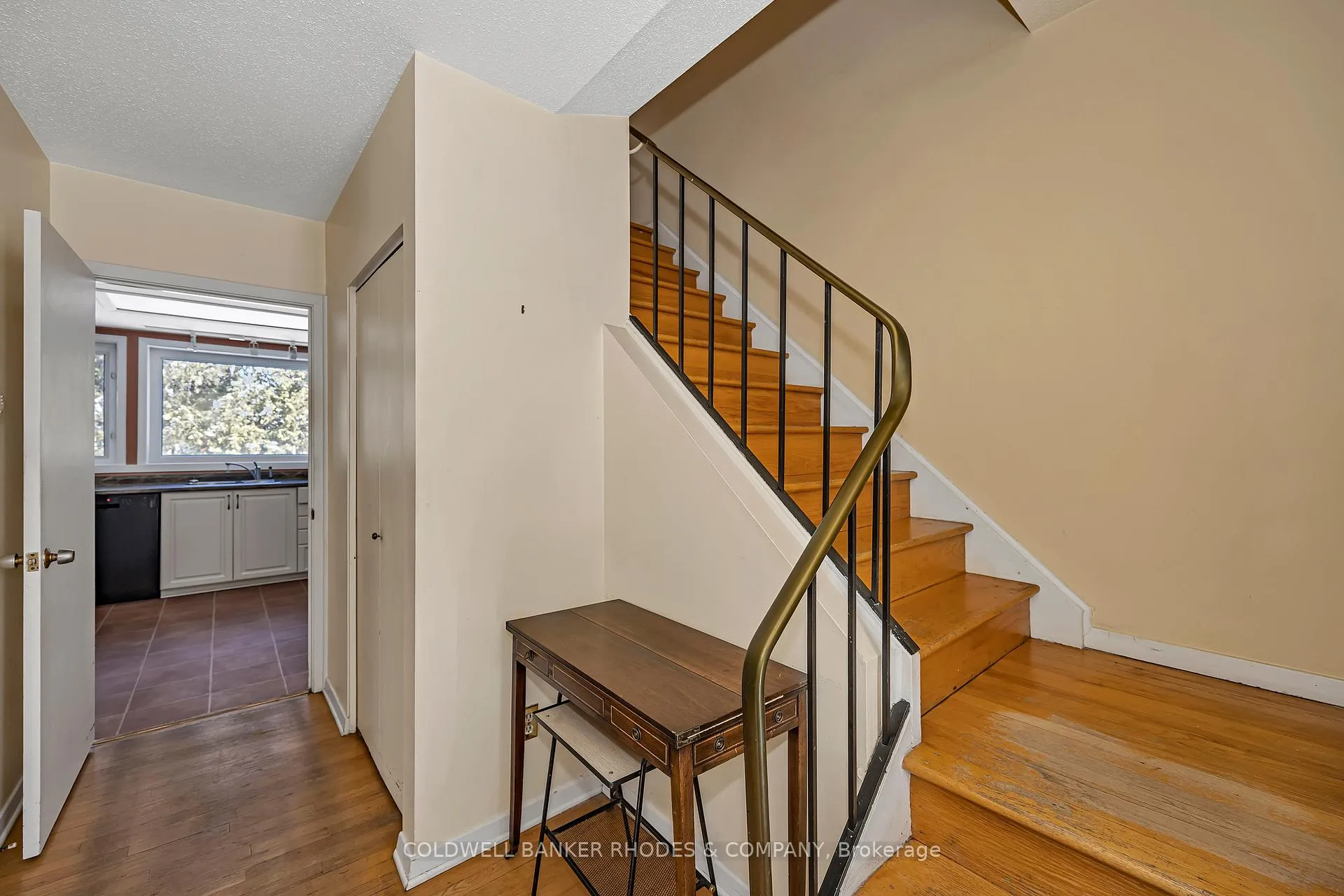Photo 14 of 22 Dayton Crescent, Ottawa, Leslie Park — HOMEH