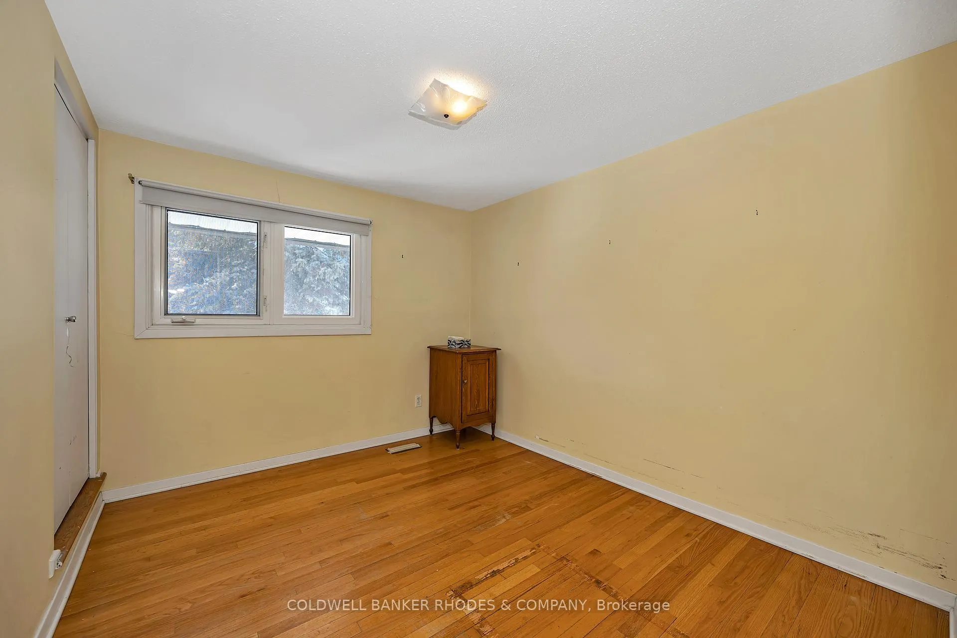 Photo 16 of 22 Dayton Crescent, Ottawa, Leslie Park — HOMEH