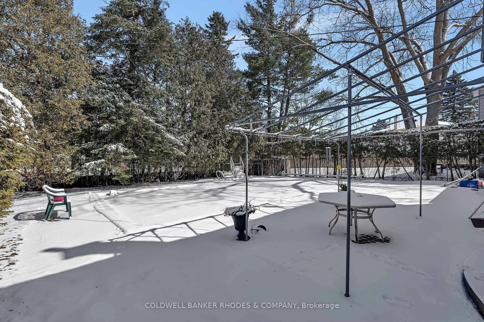Photo 23 of 22 Dayton Crescent, Ottawa, Leslie Park — HOMEH