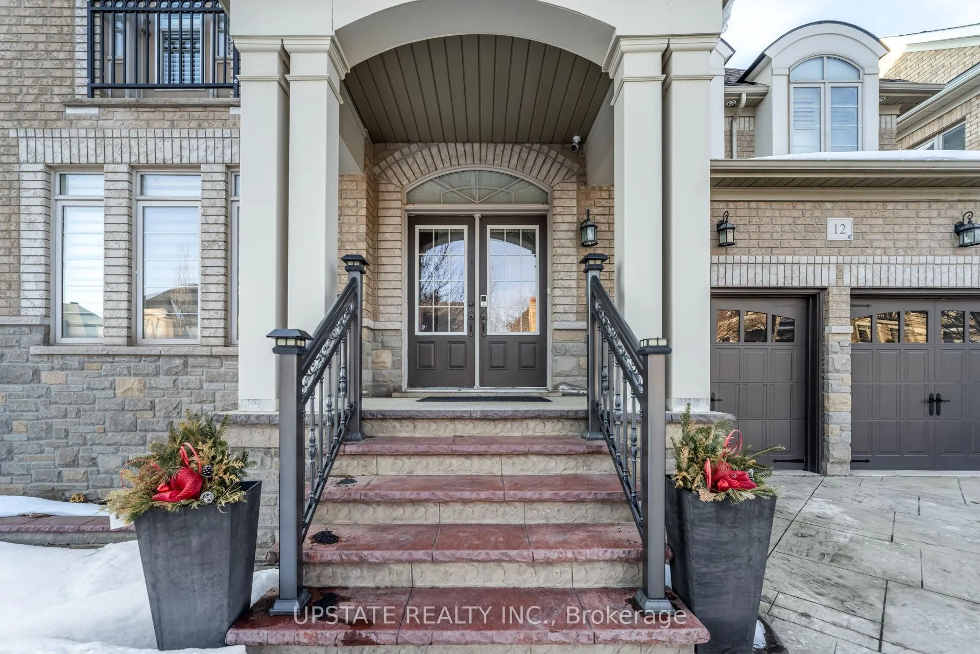 Photo 4 of 12 Haywood Drive, Brampton, Credit Valley — HOMEH