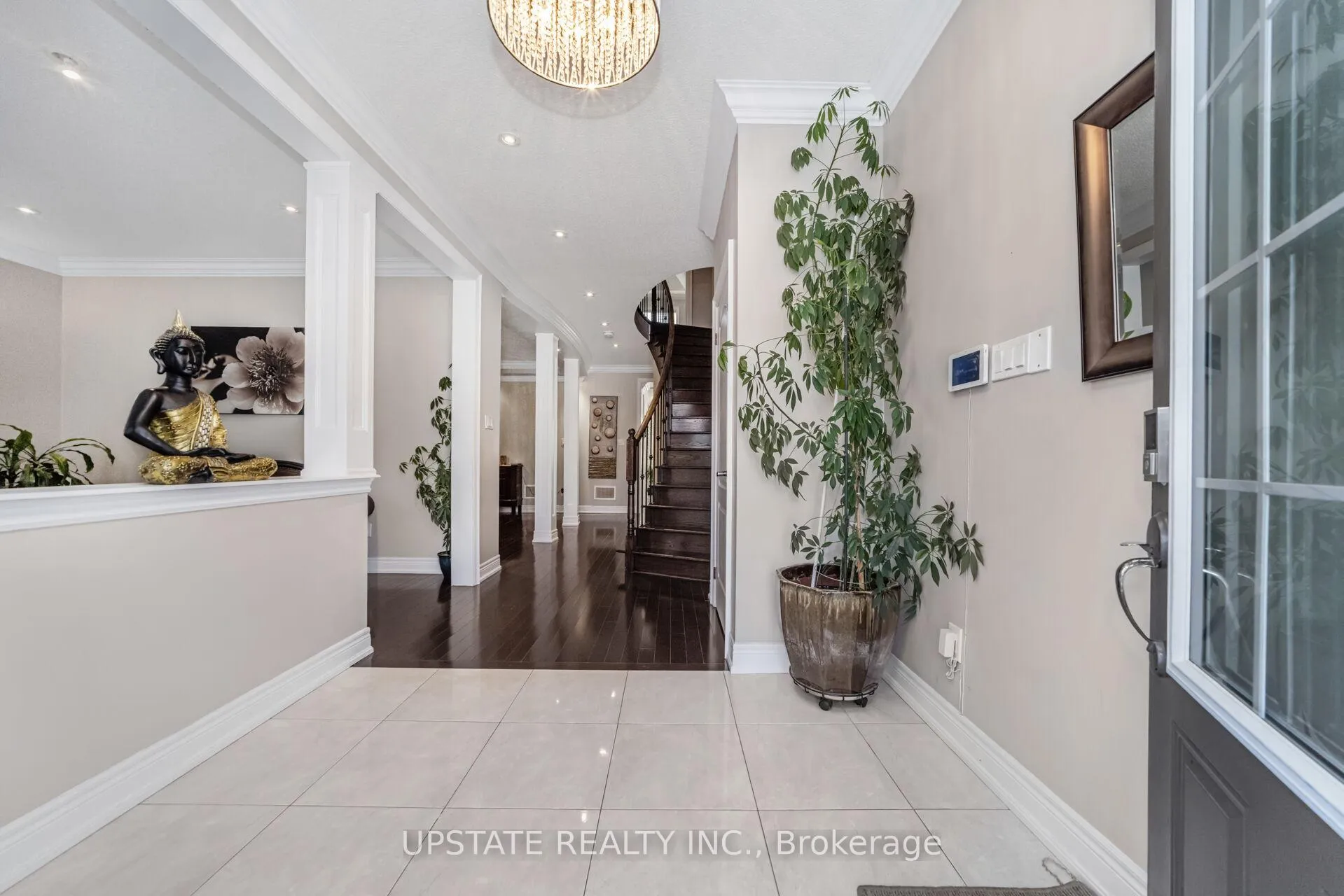 Photo 5 of 12 Haywood Drive, Brampton, Credit Valley — HOMEH