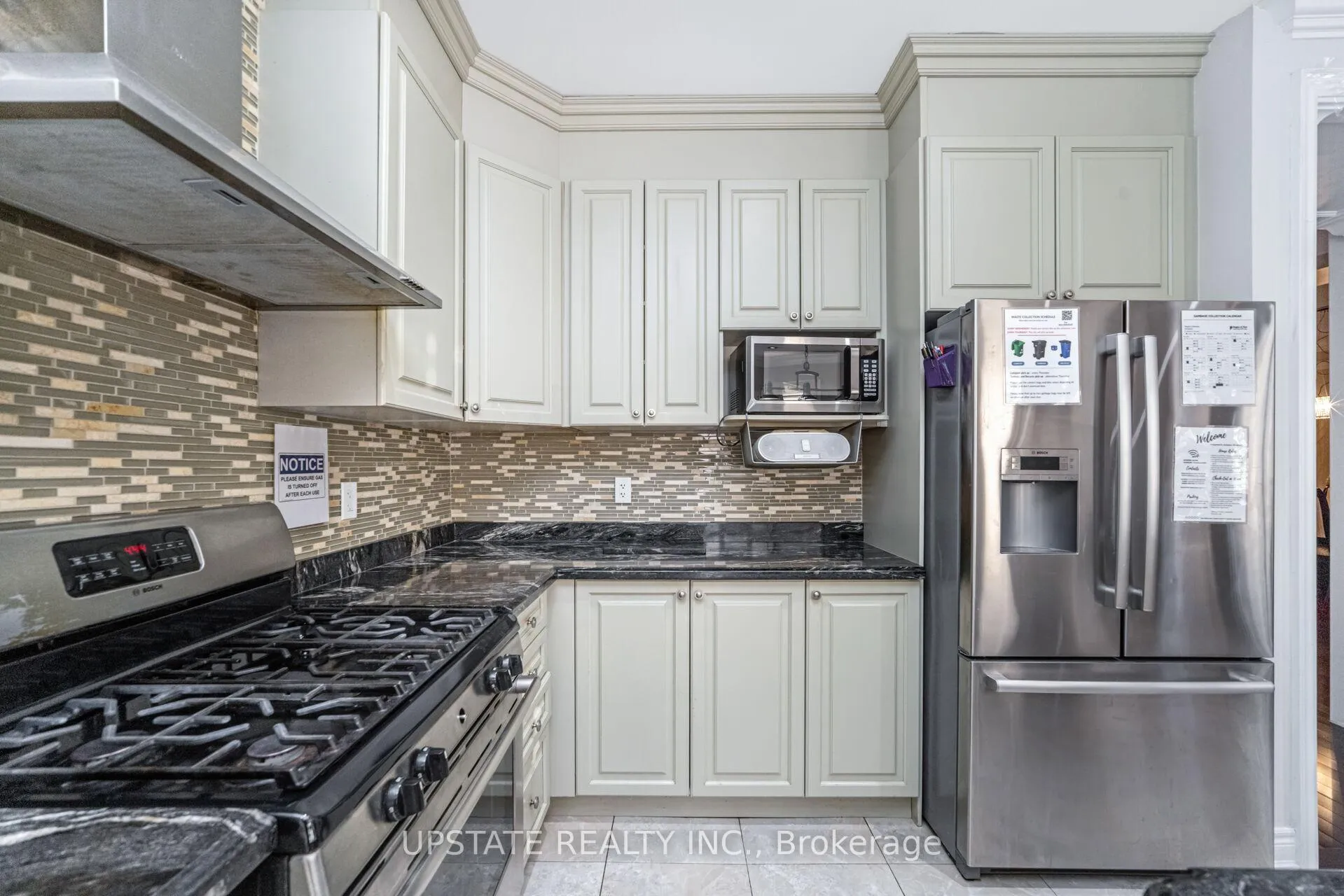 Photo 13 of 12 Haywood Drive, Brampton, Credit Valley — HOMEH