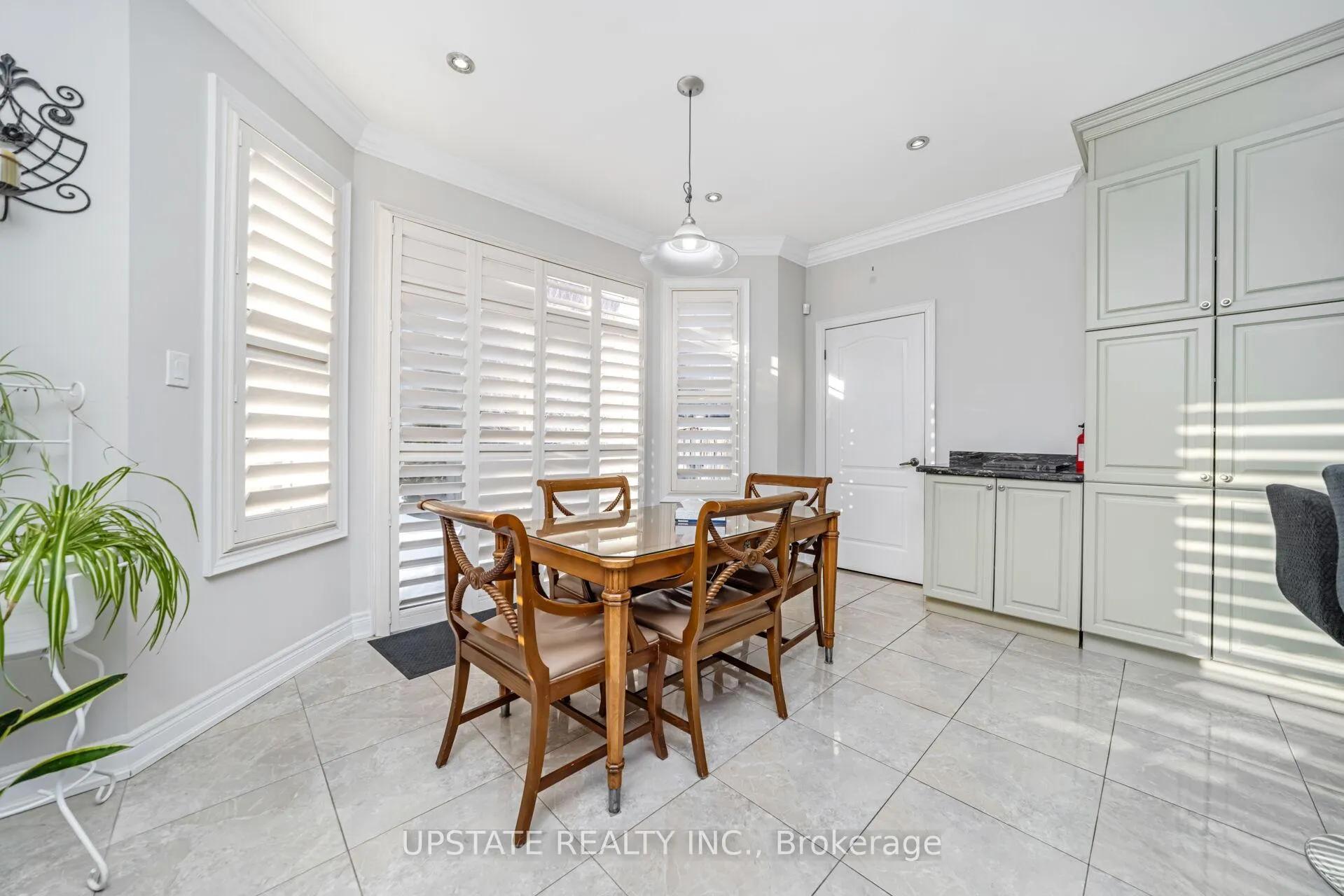 Photo 15 of 12 Haywood Drive, Brampton, Credit Valley — HOMEH