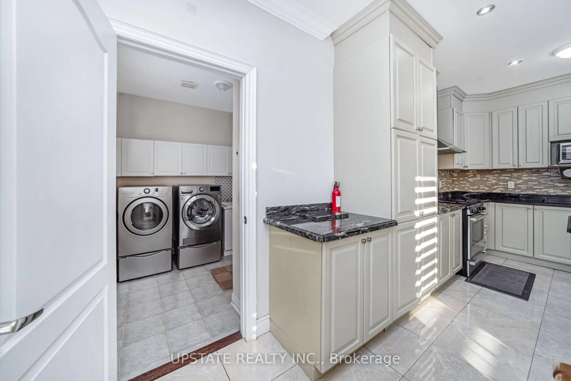 Photo 17 of 12 Haywood Drive, Brampton, Credit Valley — HOMEH