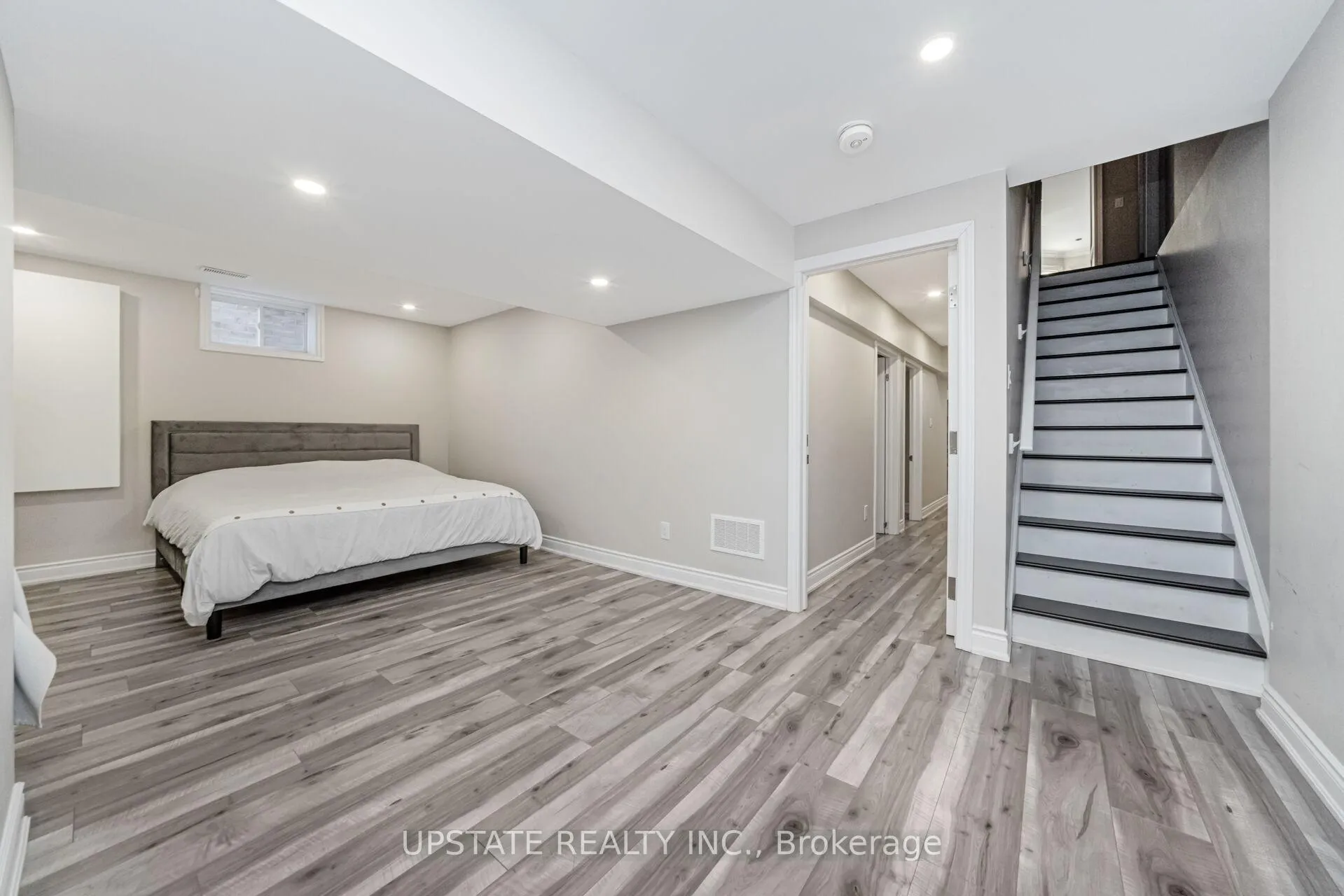Photo 37 of 12 Haywood Drive, Brampton, Credit Valley — HOMEH