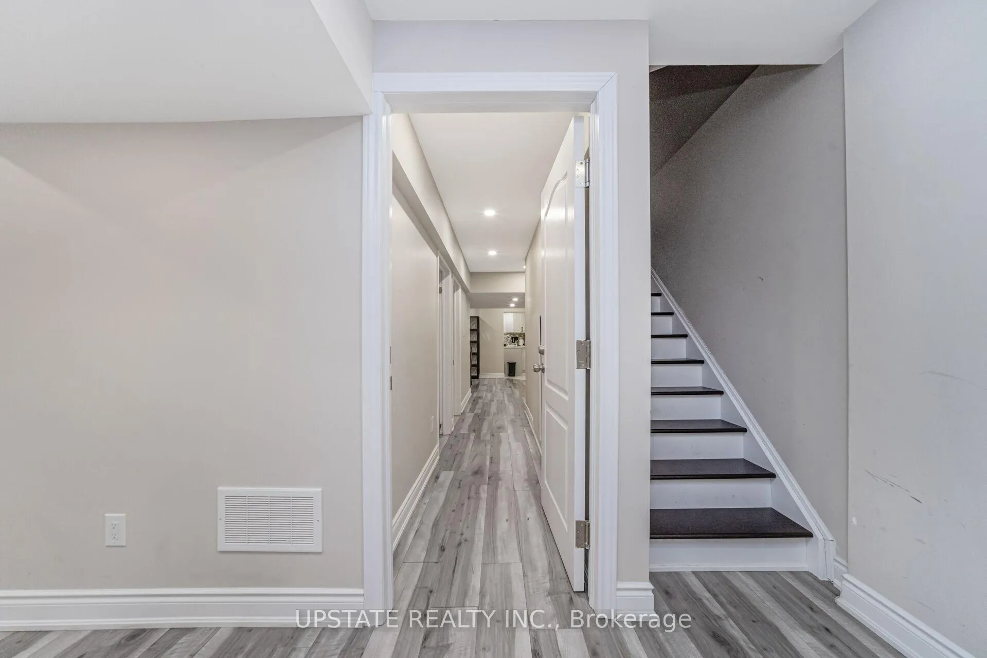 Photo 43 of 12 Haywood Drive, Brampton, Credit Valley — HOMEH