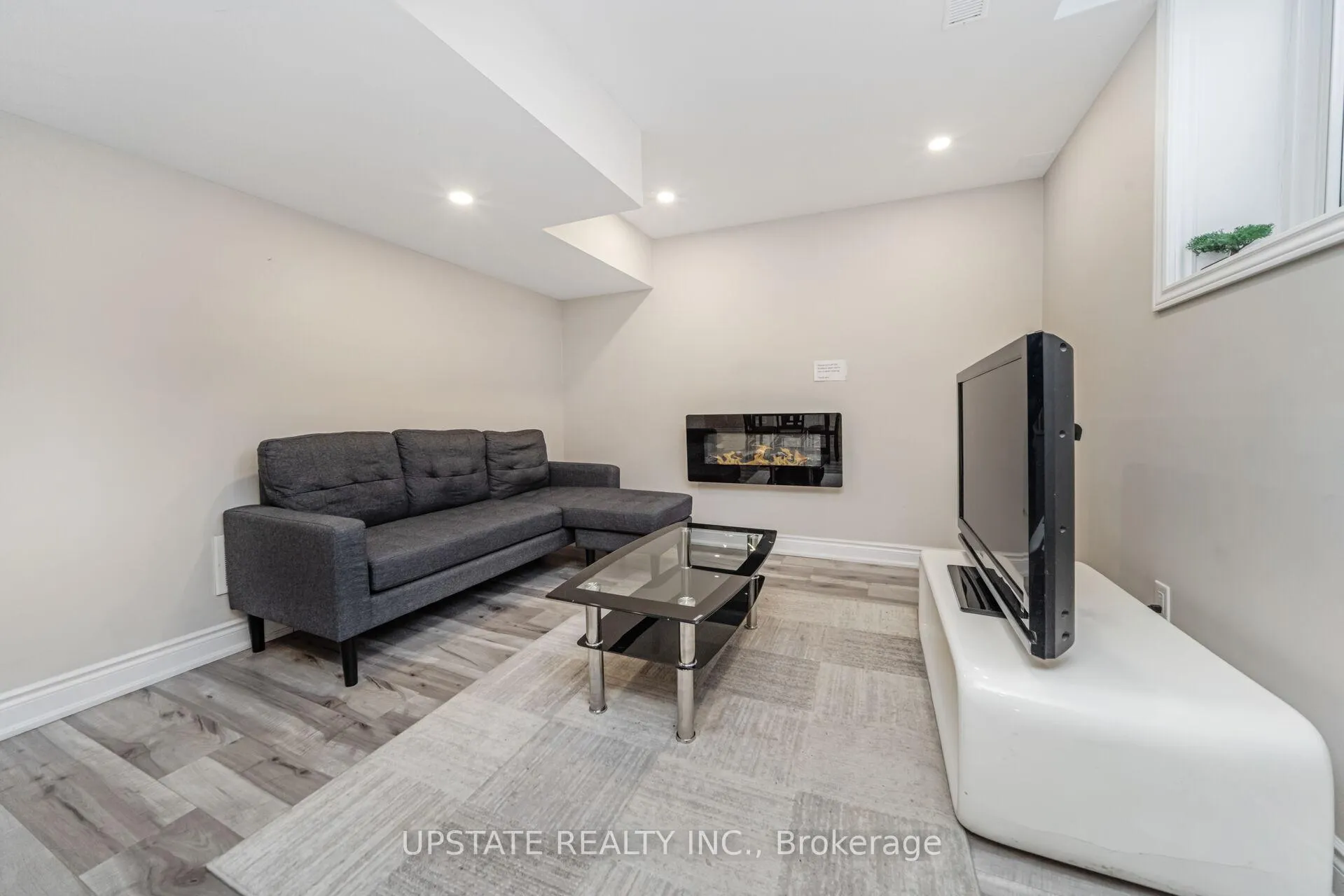Photo 46 of 12 Haywood Drive, Brampton, Credit Valley — HOMEH