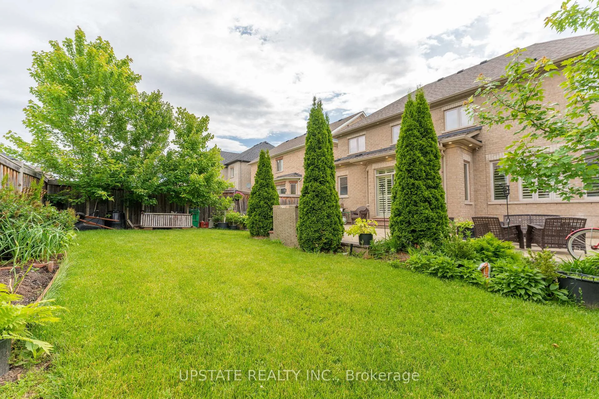 Photo 55 of 12 Haywood Drive, Brampton, Credit Valley — HOMEH