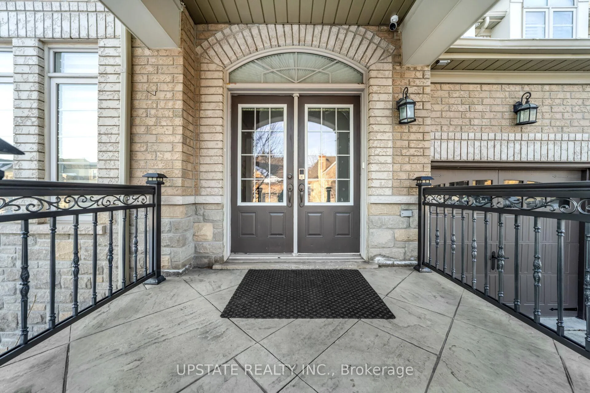 Photo 7 of 12 Haywood Drive, Brampton, Credit Valley — HOMEH