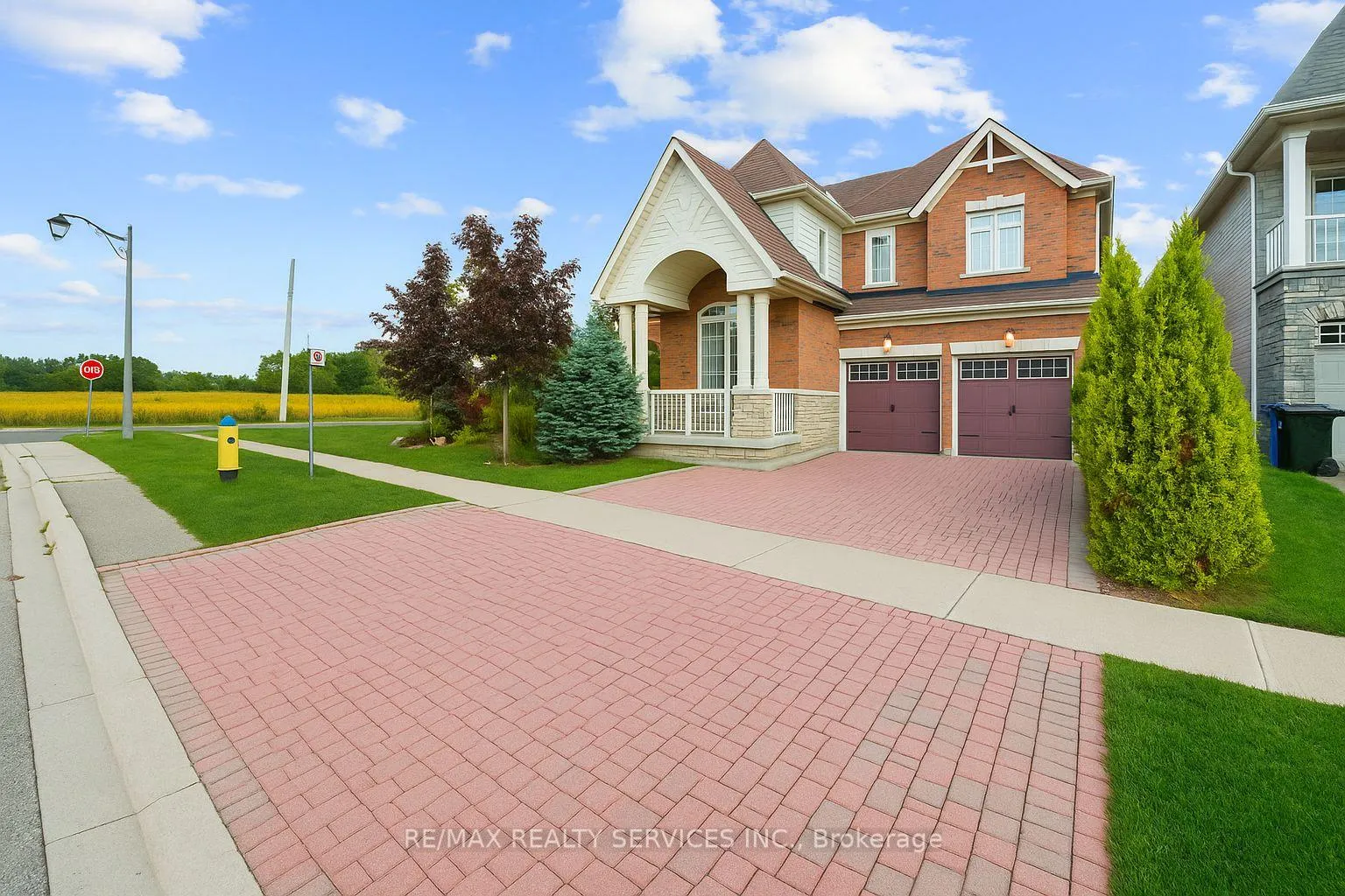 Photo 3 of 2 Kennedy Boulevard, New Tecumseth, Alliston — HOMEH