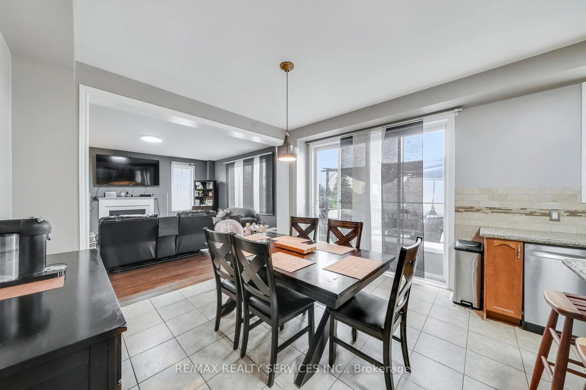 Photo 13 of 2 Kennedy Boulevard, New Tecumseth, Alliston — HOMEH