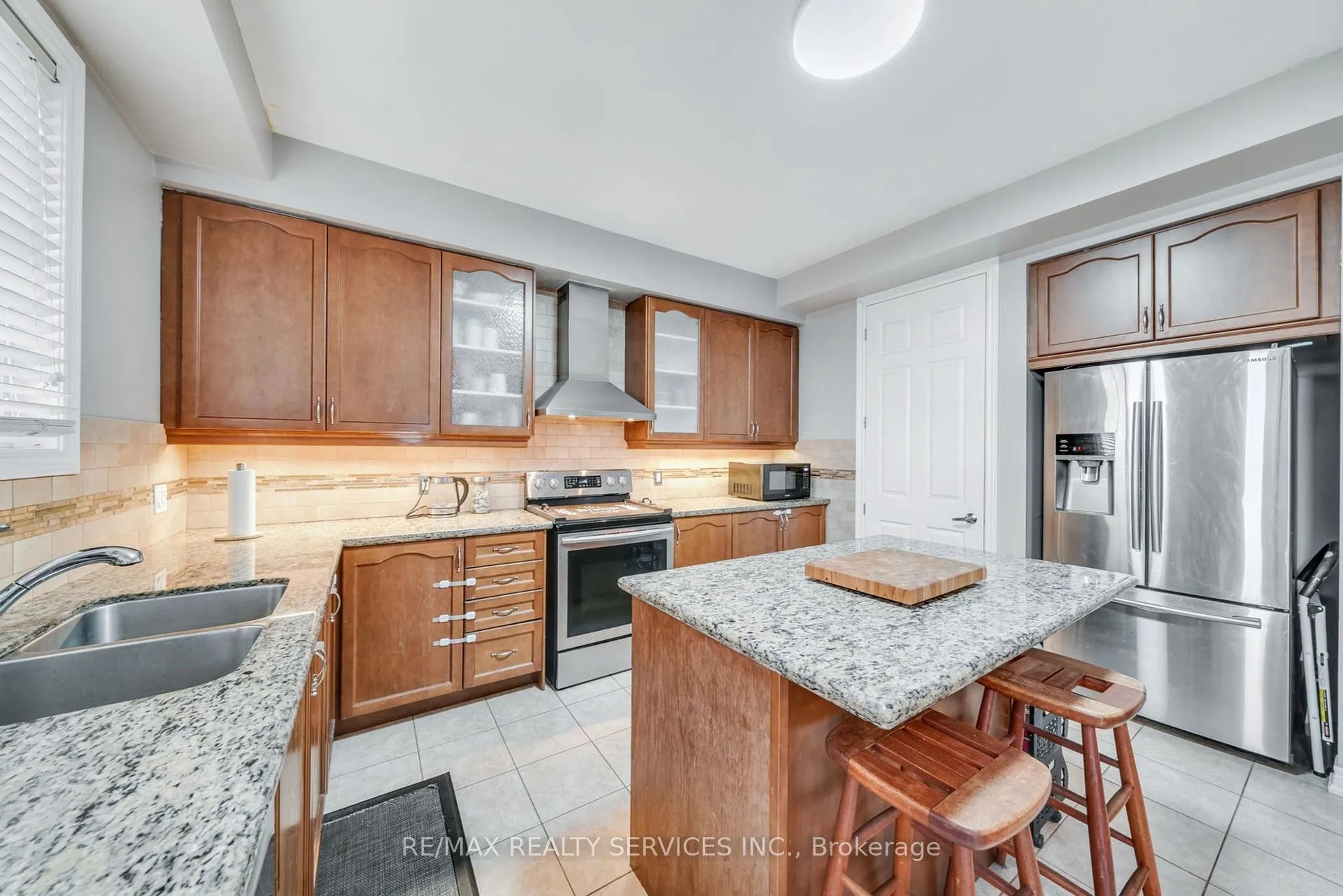 Photo 15 of 2 Kennedy Boulevard, New Tecumseth, Alliston — HOMEH