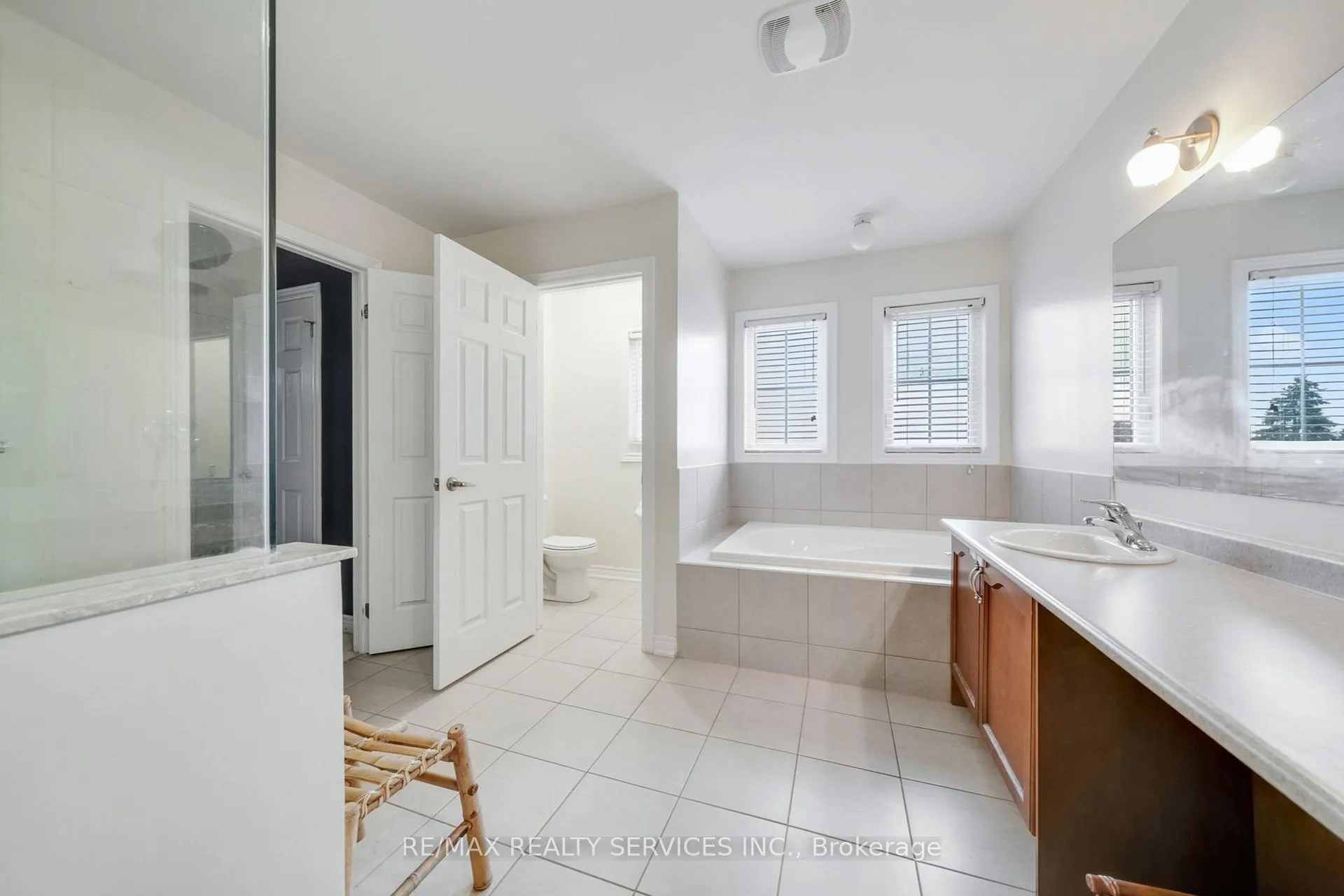Photo 21 of 2 Kennedy Boulevard, New Tecumseth, Alliston — HOMEH