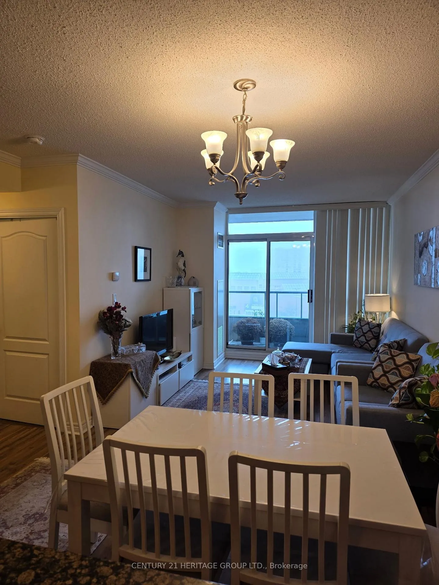 Photo 4 of Unit 709, 100 Promenade Circle, Vaughan, Brownridge — HOMEH