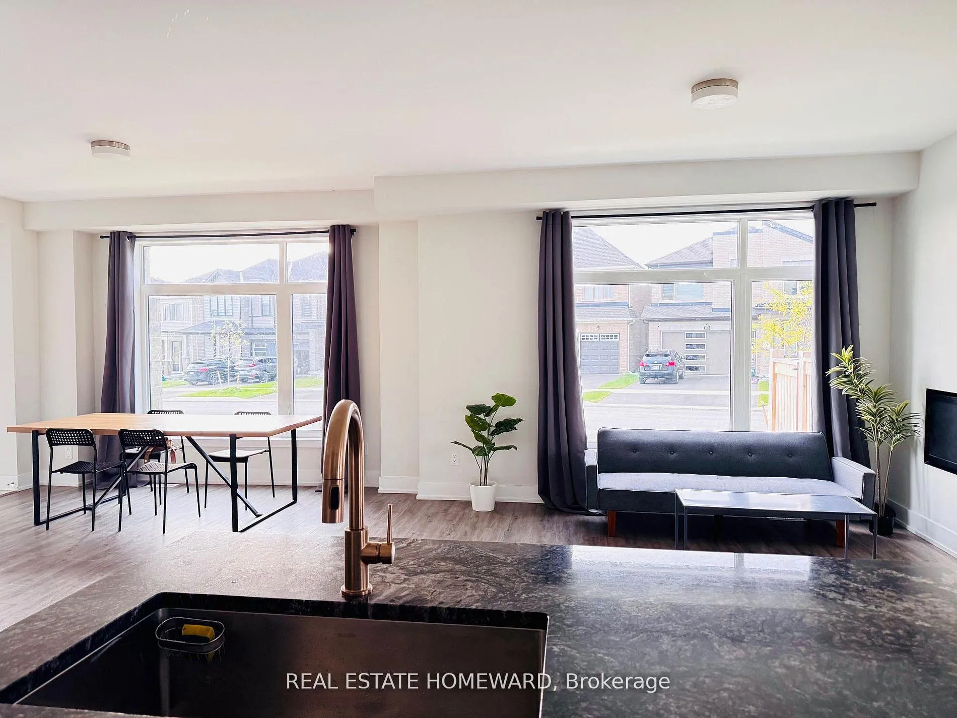 Photo 13 of 960 Lockie Drive, Oshawa, Kedron — HOMEH