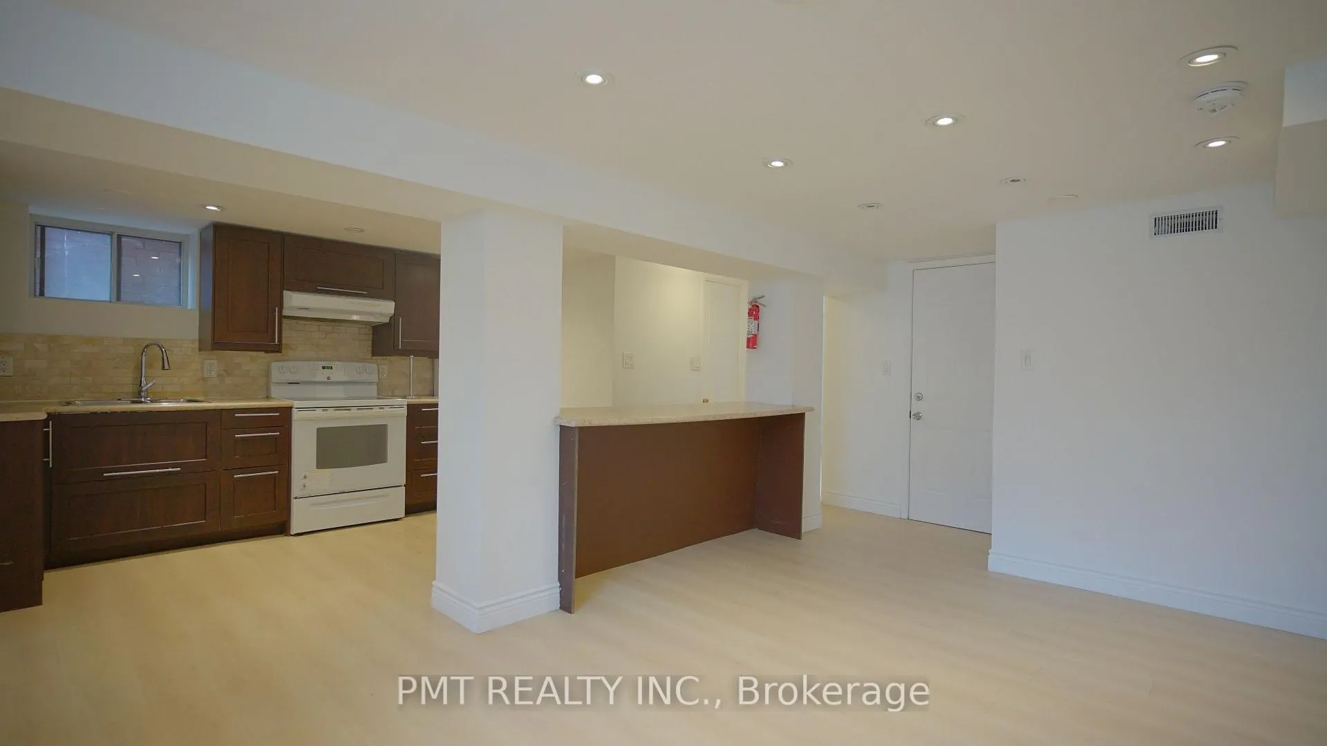 Photo 2 of Unit Bsmt, 7 Harvard Avenue, Toronto, Roncesvalles — HOMEH