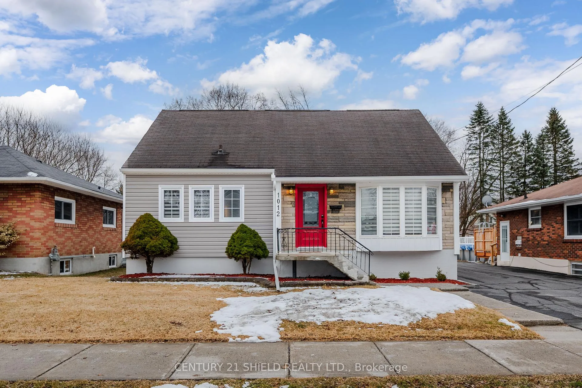 Photo 2 of 1012 Osborne Avenue, Cornwall — HOMEH