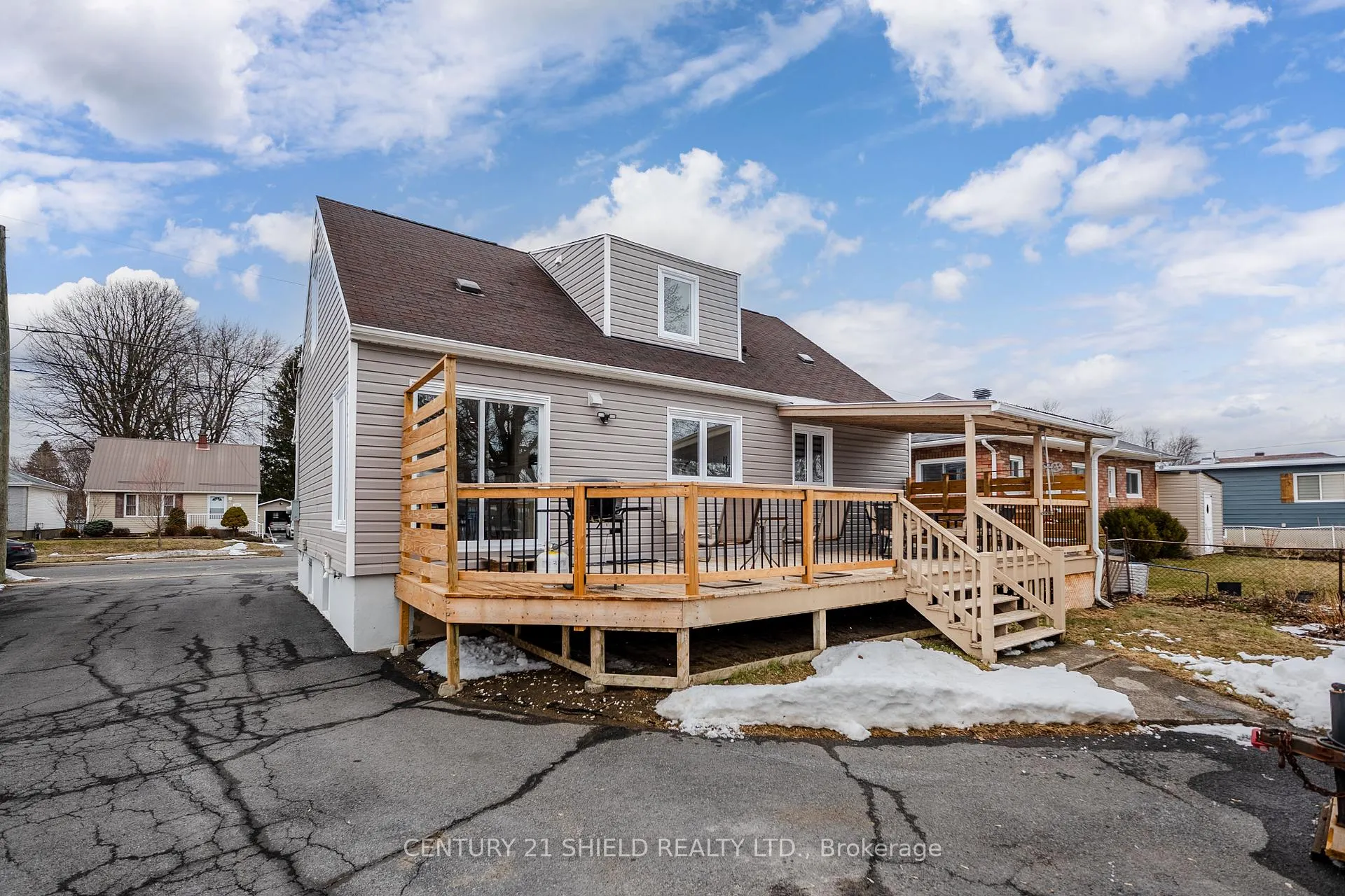 Photo 4 of 1012 Osborne Avenue, Cornwall — HOMEH
