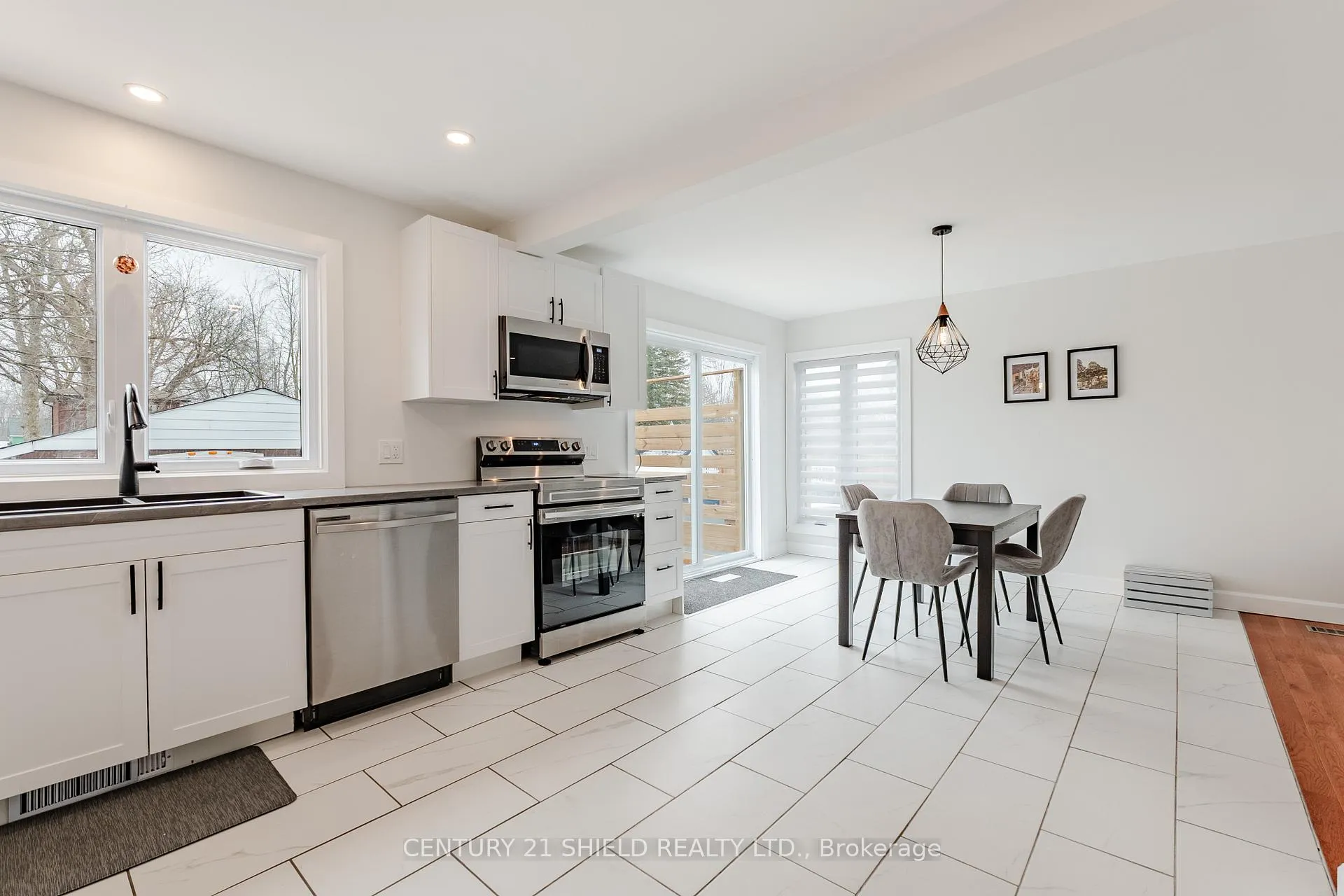 Photo 14 of 1012 Osborne Avenue, Cornwall — HOMEH
