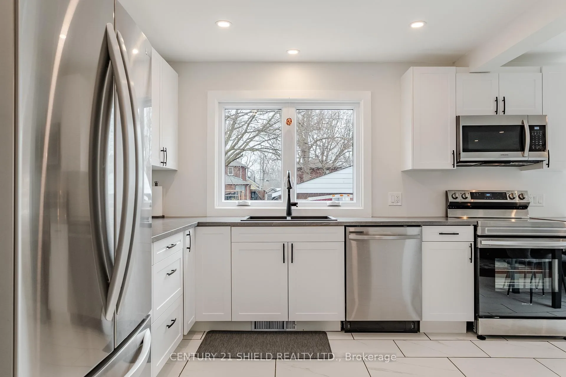 Photo 15 of 1012 Osborne Avenue, Cornwall — HOMEH