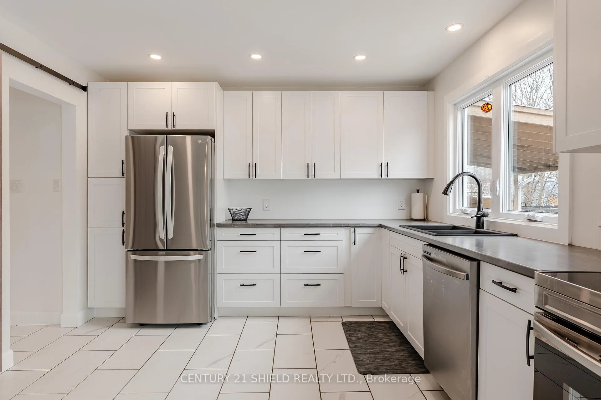 Photo 17 of 1012 Osborne Avenue, Cornwall — HOMEH