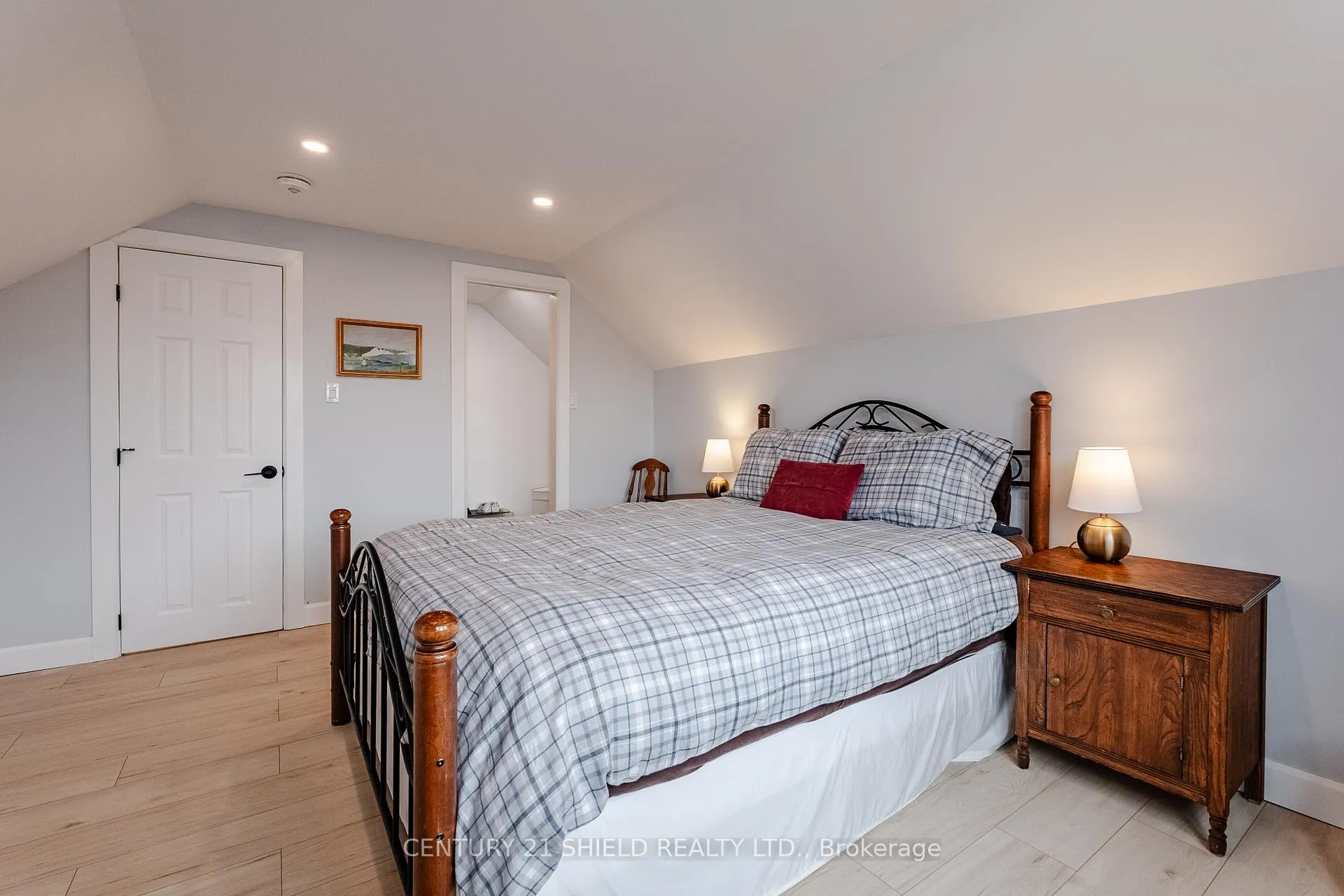 Photo 34 of 1012 Osborne Avenue, Cornwall — HOMEH