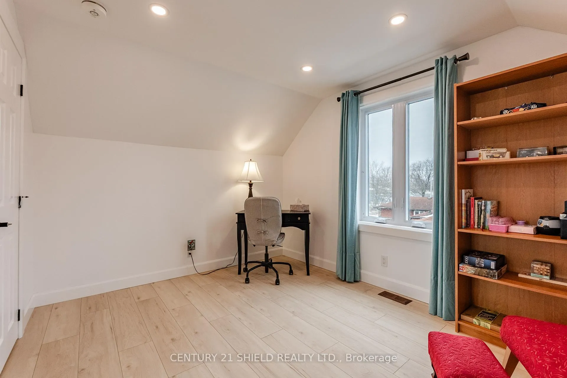 Photo 35 of 1012 Osborne Avenue, Cornwall — HOMEH
