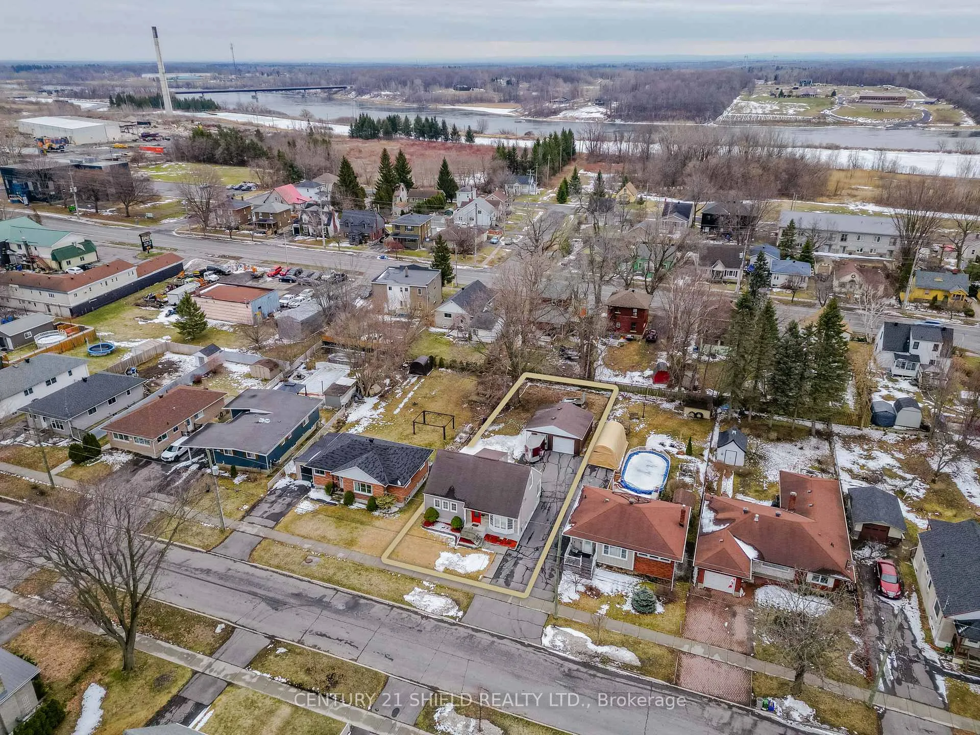 Photo 41 of 1012 Osborne Avenue, Cornwall — HOMEH