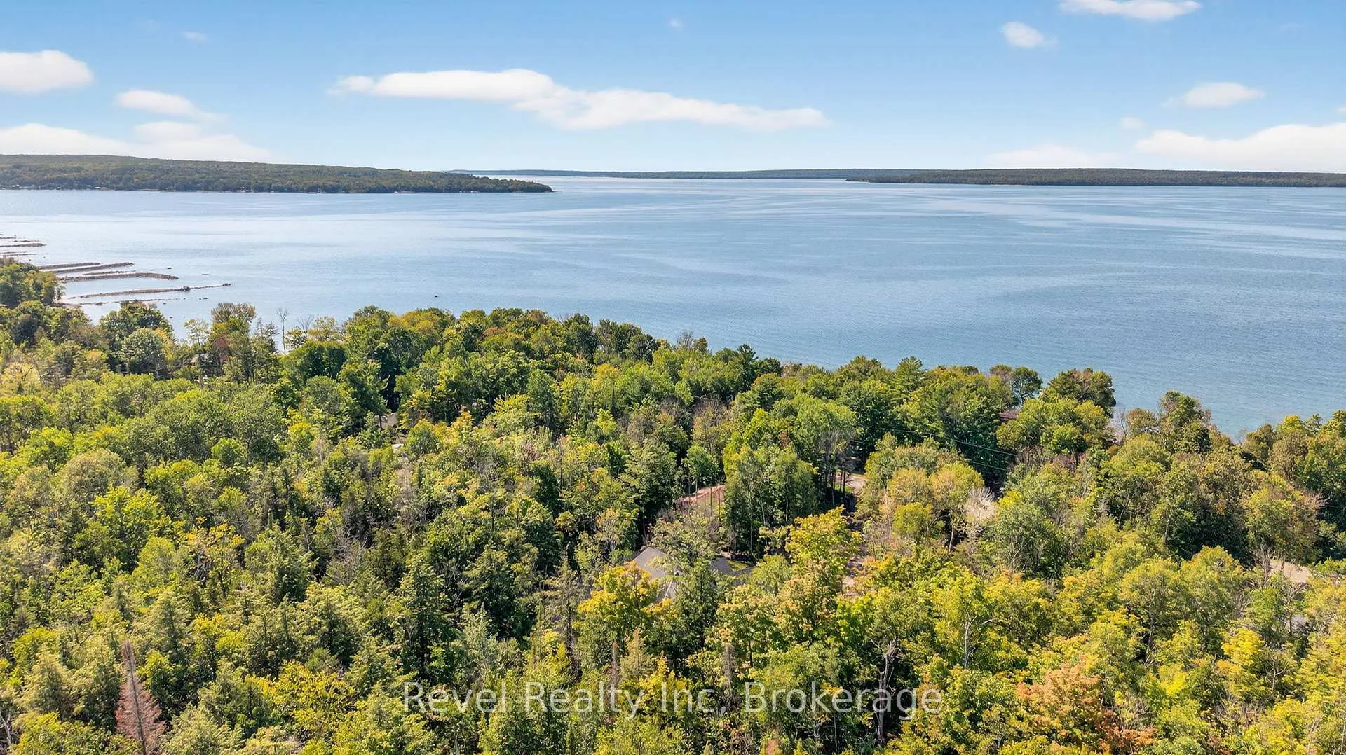 Photo 2 of 517 Silverbirch Drive, Tiny, Rural Tiny — HOMEH