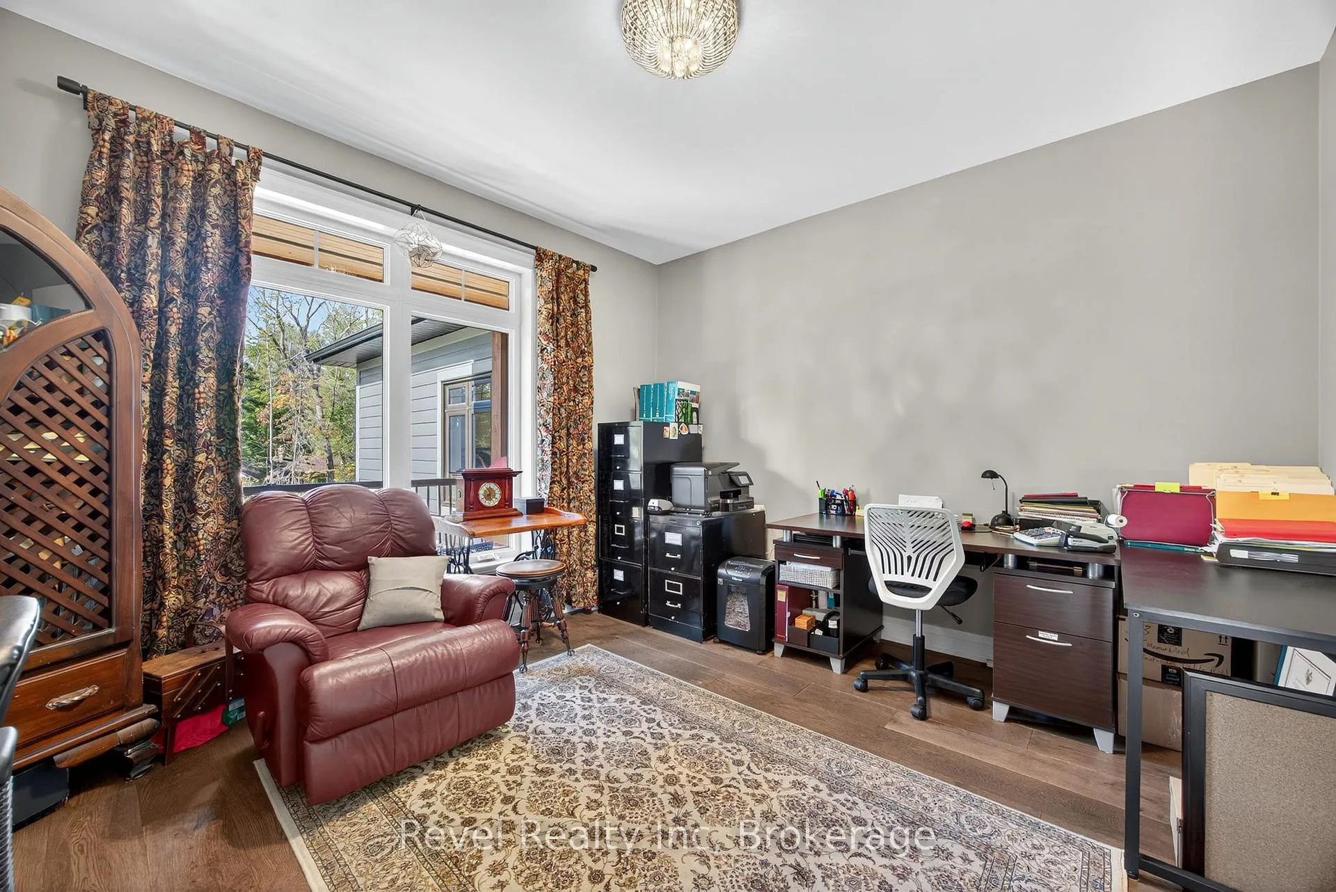 Photo 14 of 517 Silverbirch Drive, Tiny, Rural Tiny — HOMEH