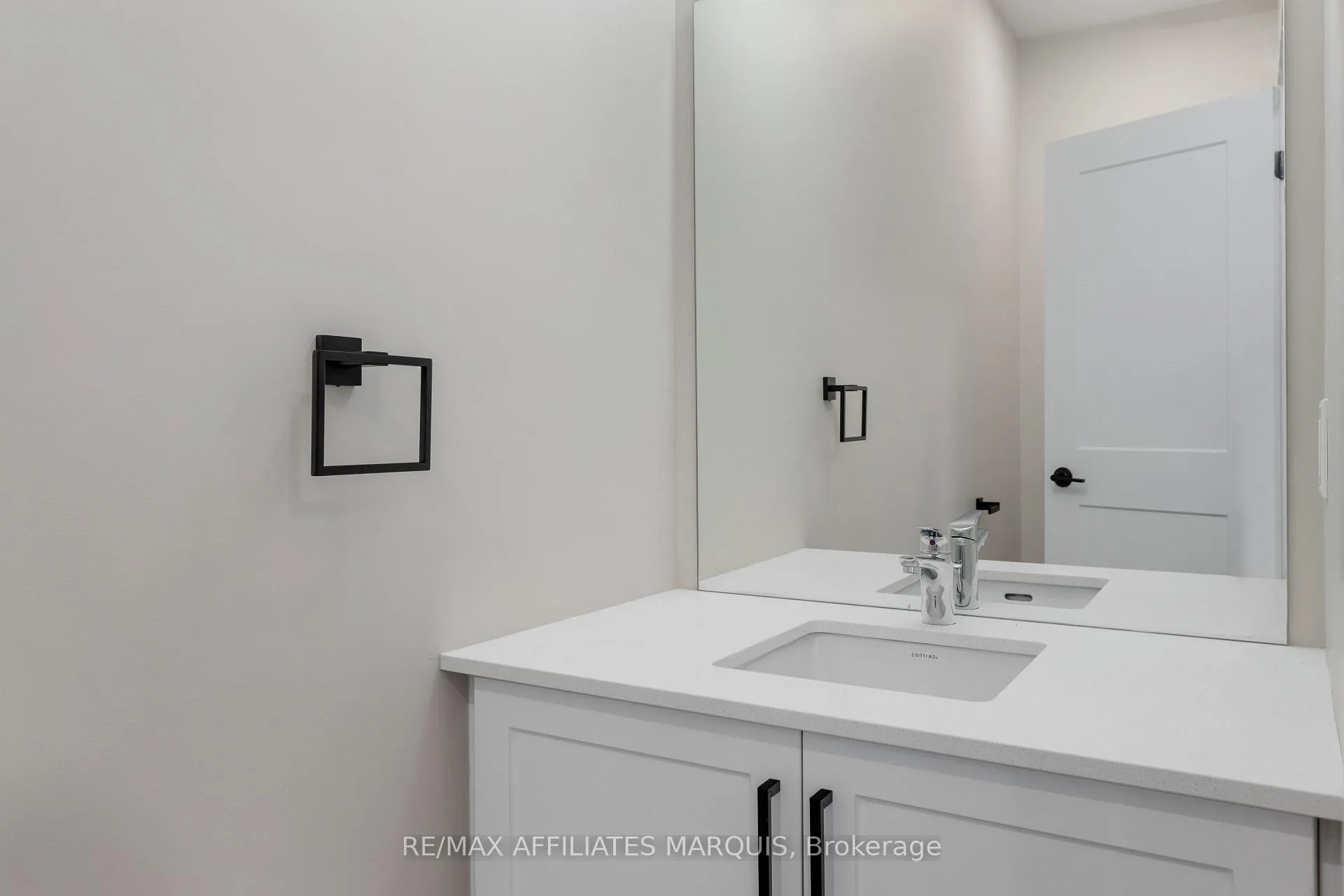 Photo 6 of 51 Ferrara Drive, Smiths Falls — HOMEH