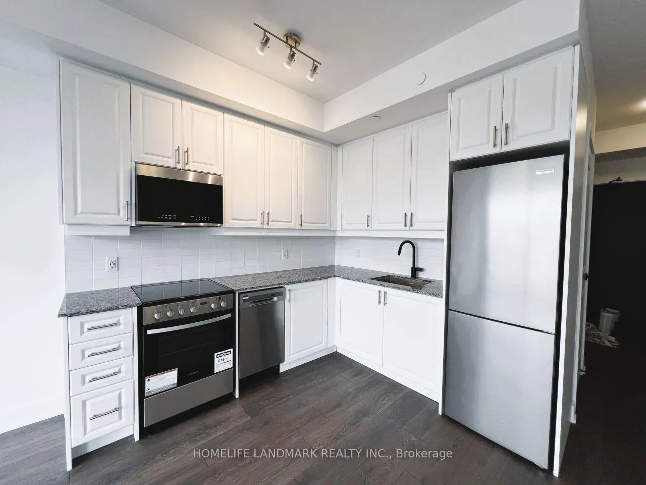 Photo 6 of Unit 320, 2343 Khalsa Gate, Oakville, Westmount — HOMEH