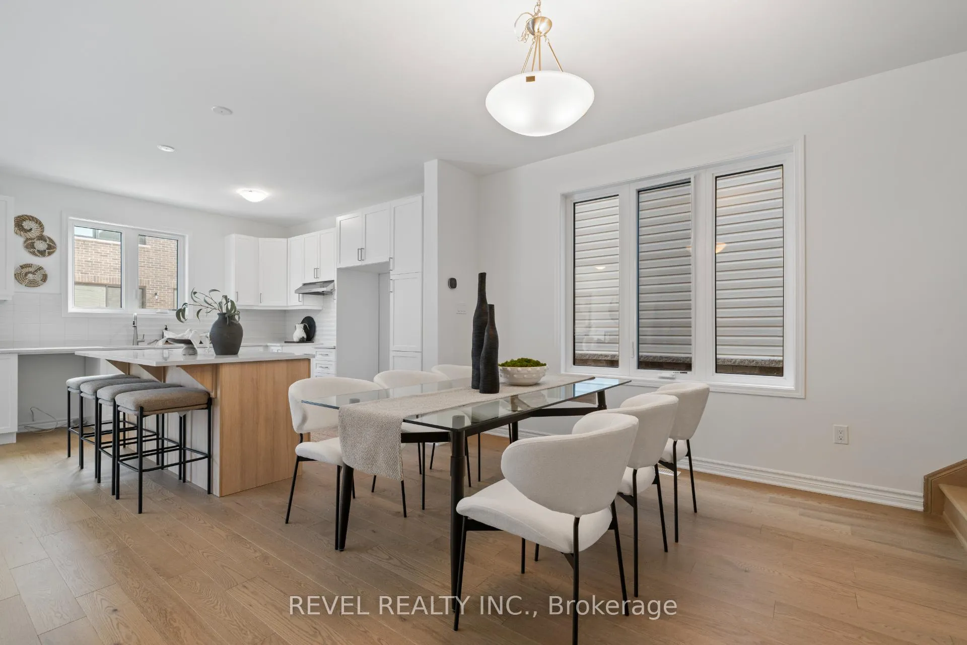 Photo 4 of 1391 Hearns Place, Milton, Bowes — HOMEH