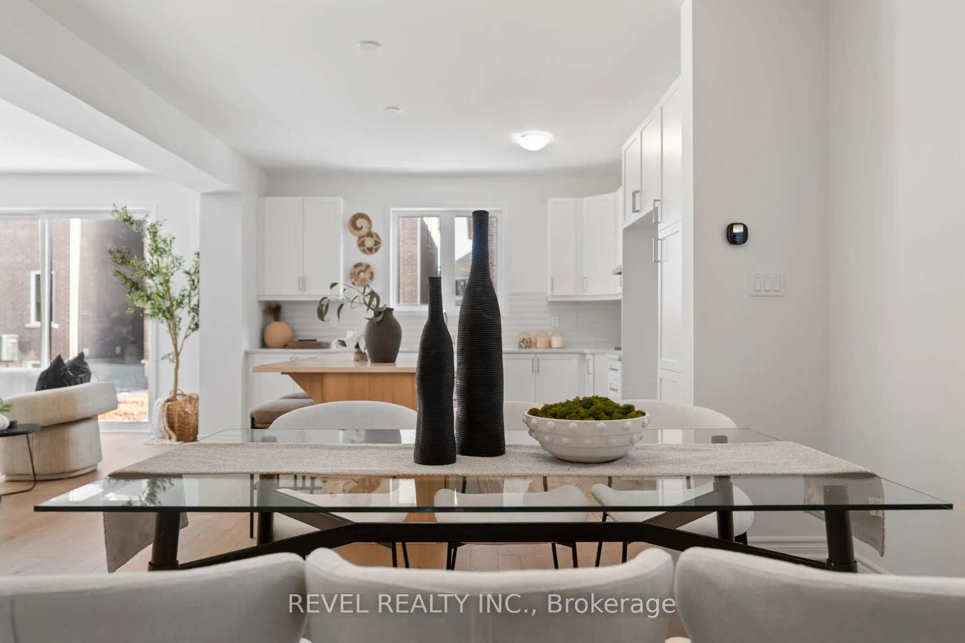 Photo 8 of 1391 Hearns Place, Milton, Bowes — HOMEH