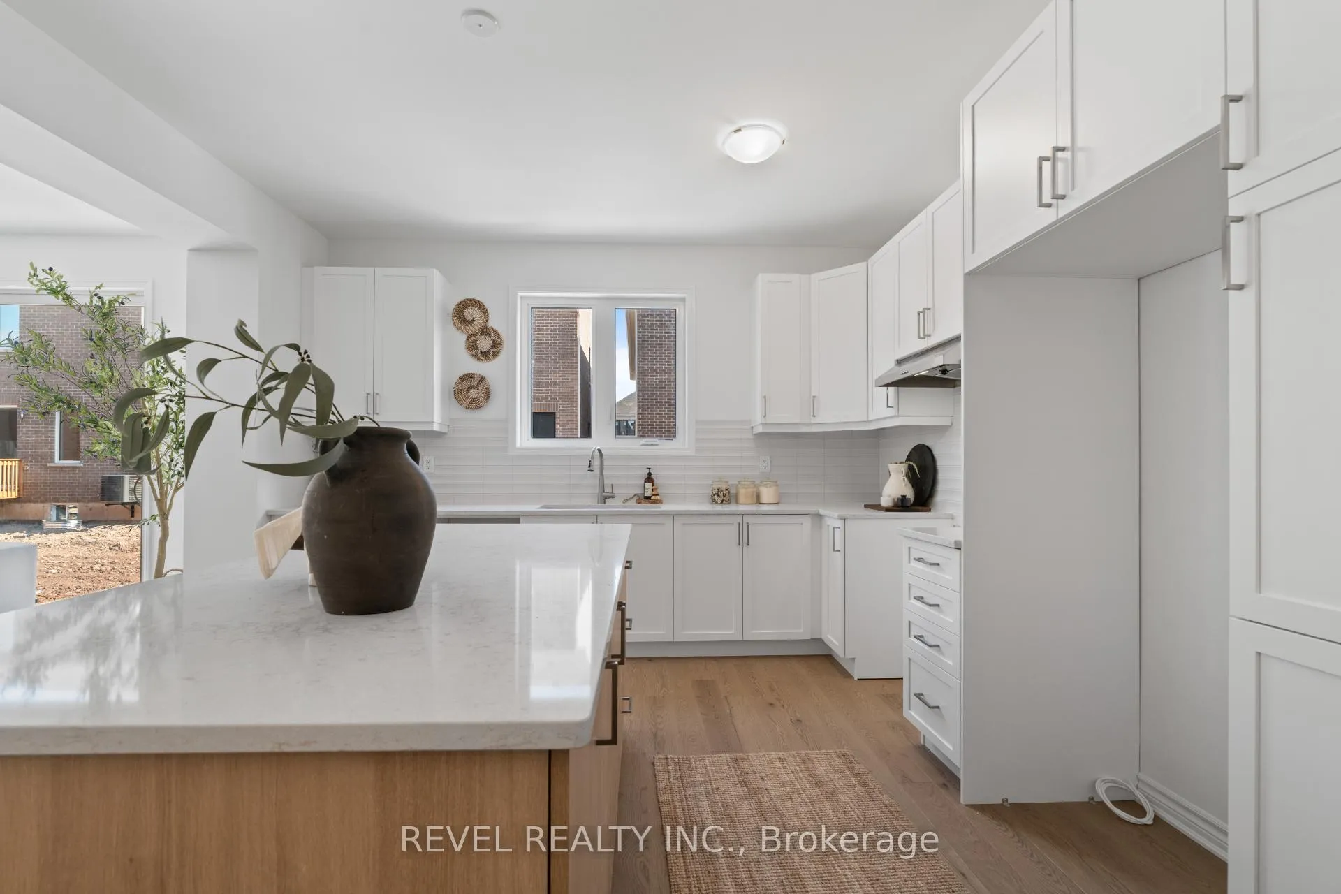 Photo 10 of 1391 Hearns Place, Milton, Bowes — HOMEH